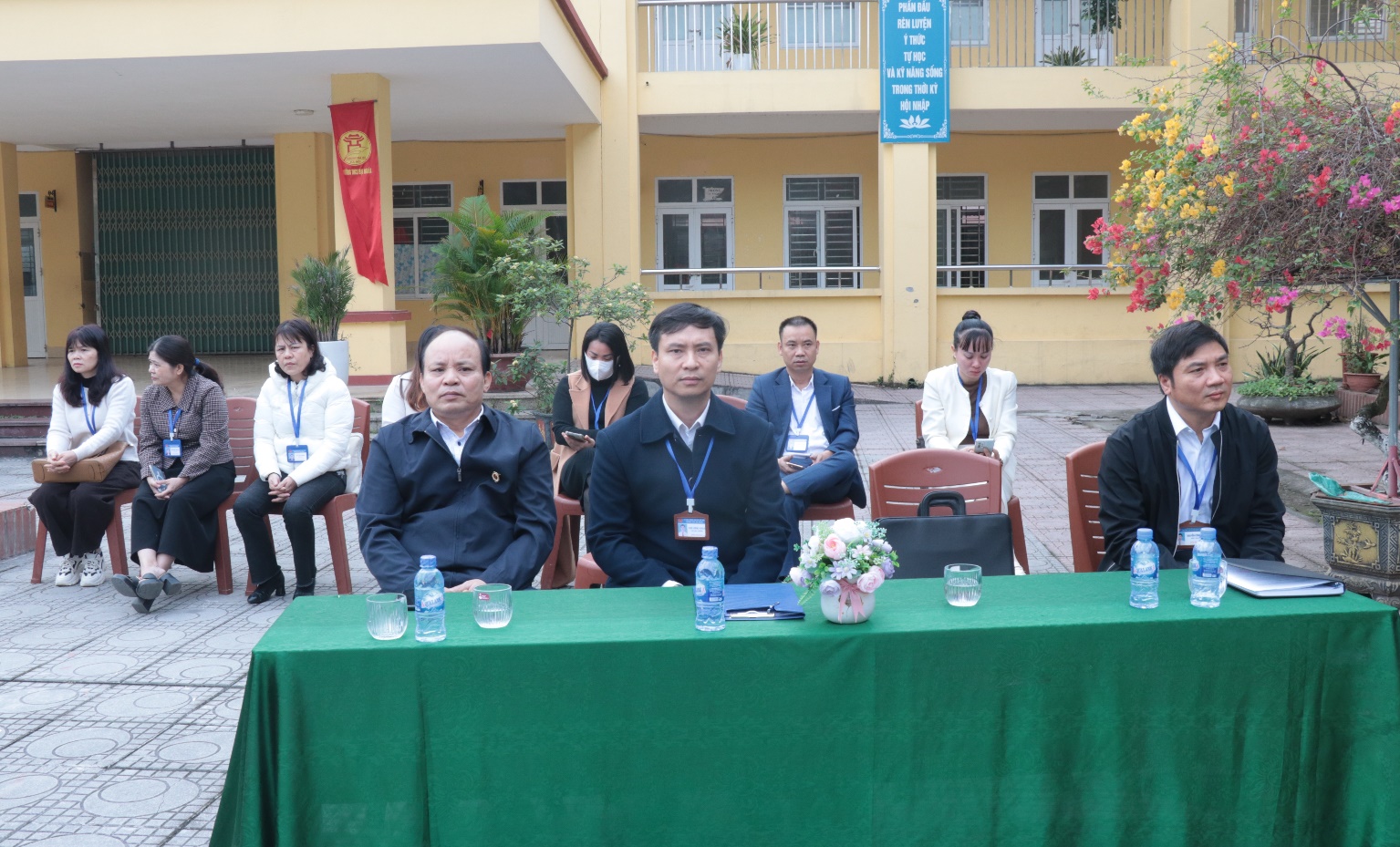 Giáo dục truyền thống cách mạng cho học sinh trường THCS Đại Nghĩa- Ảnh 4.