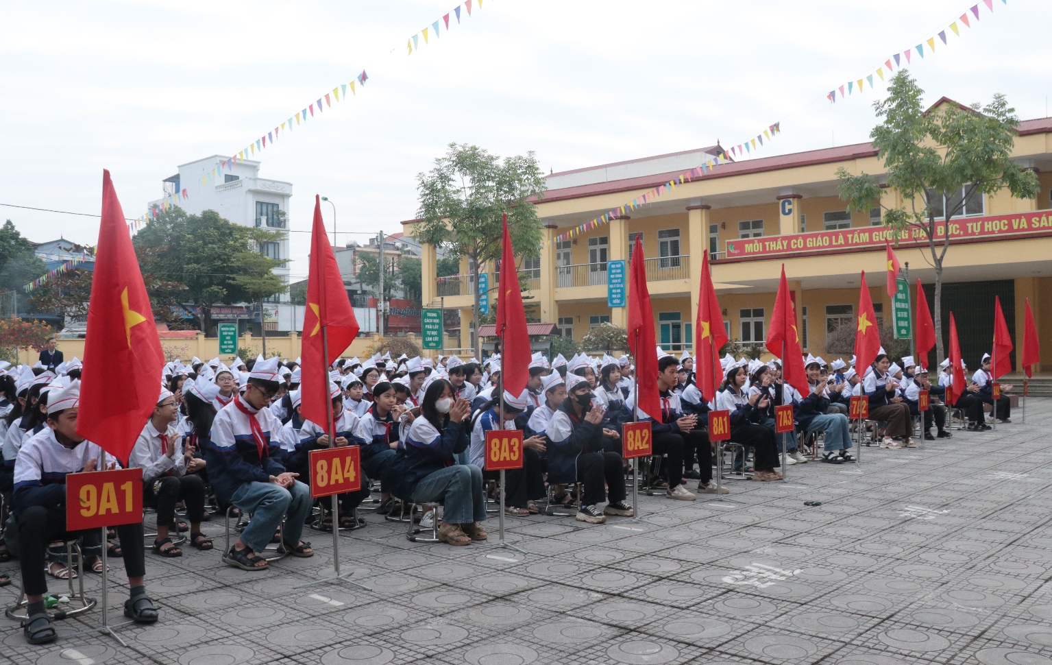 Giáo dục truyền thống cách mạng cho học sinh trường THCS Đại Nghĩa- Ảnh 5.