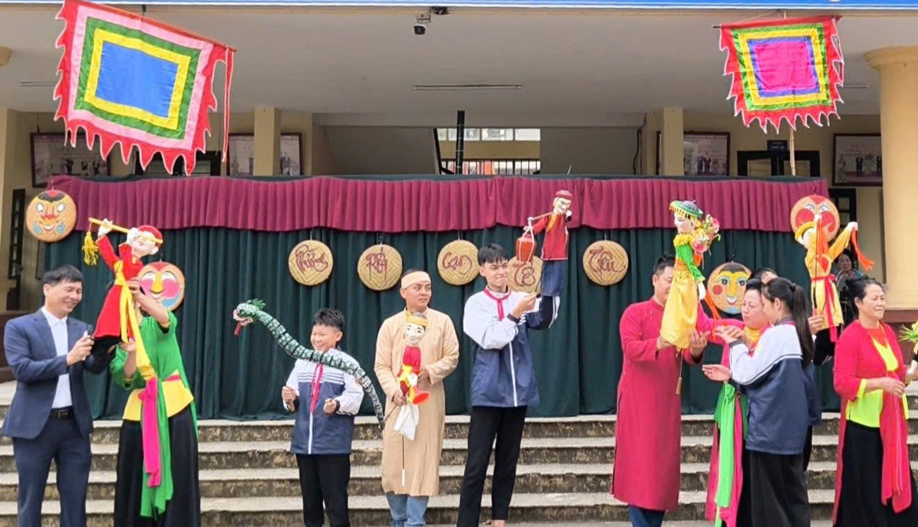 Trường THCS Hợp Thanh phối hợp cùng Phường Rối Tế Tiêu lan tỏa giá trị văn hóa nghệ thuật đặc sắc của quê hương.- Ảnh 5.