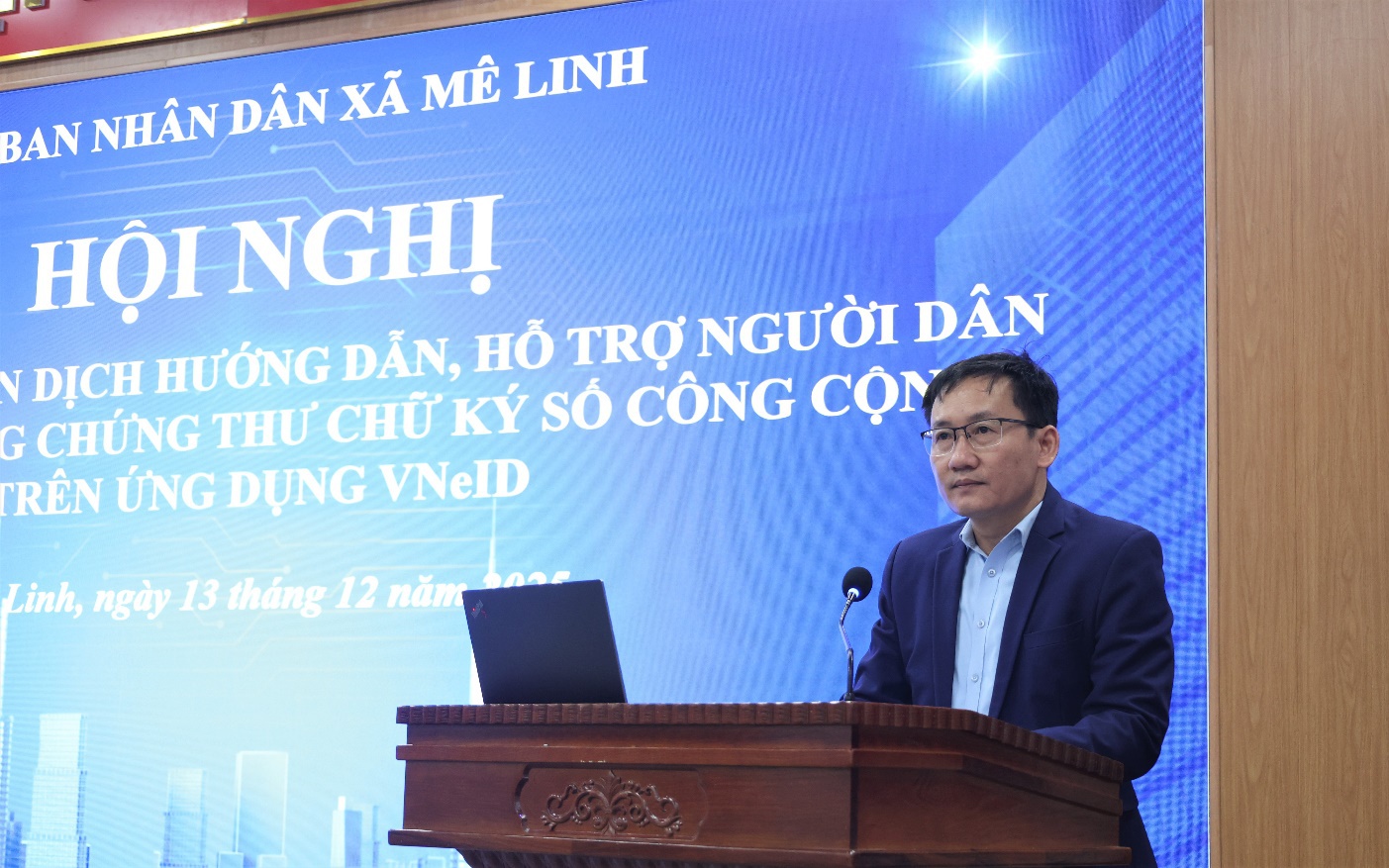 XÃ MÊ LINH TRIỂN KHAI CHIẾN DỊCH HƯỚNG DẪN, HỖ TRỢ NGƯỜI DÂN TẠO VÀ SỬ DỤNG CHỨNG THƯ CHỮ KÝ SỐ CÔNG CỘNG TRÊN ỨNG DỤNG VneID