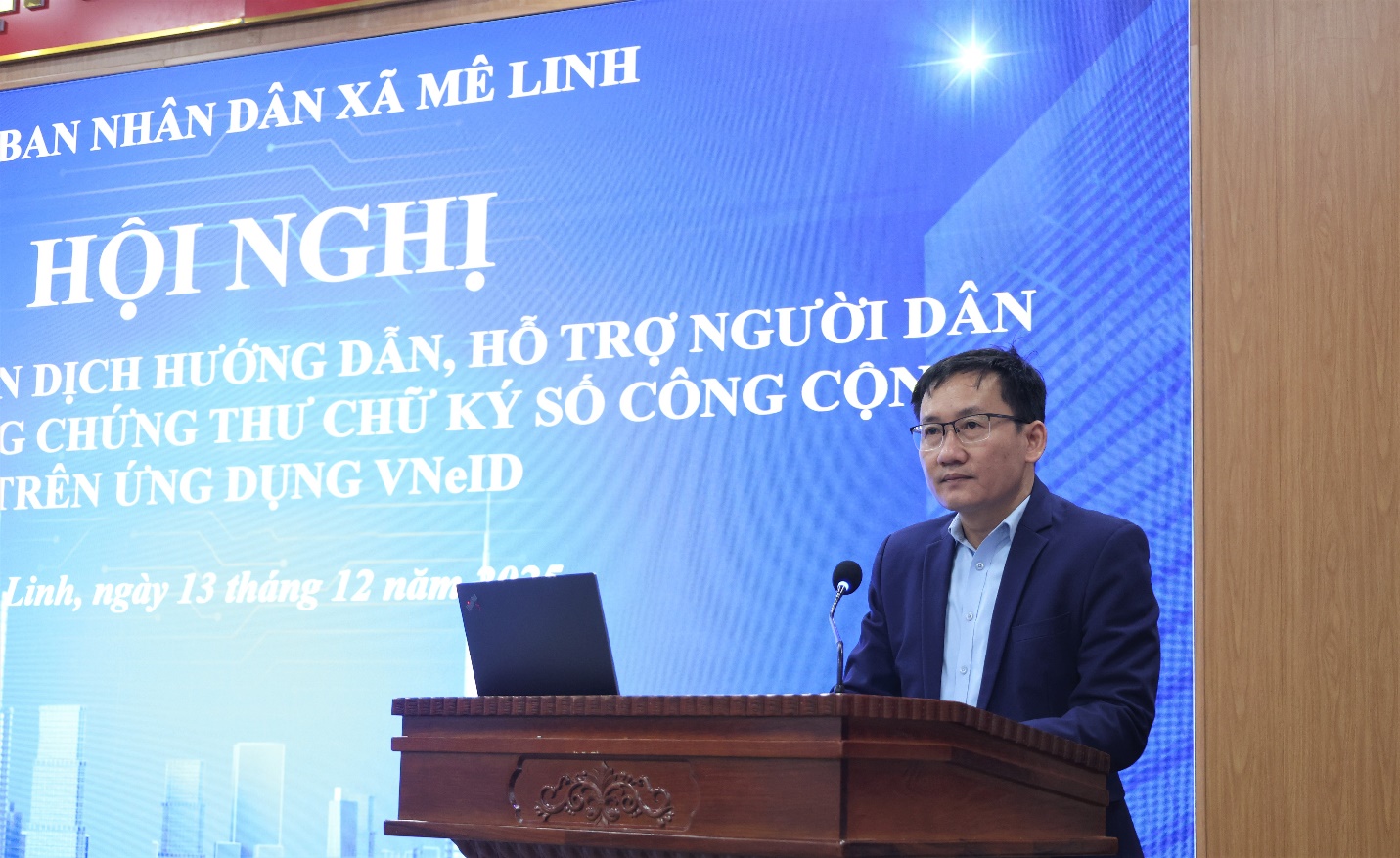 XÃ MÊ LINH TRIỂN KHAI CHIẾN DỊCH HƯỚNG DẪN, HỖ TRỢ NGƯỜI DÂN TẠO VÀ SỬ DỤNG CHỨNG THƯ CHỮ KÝ SỐ CÔNG CỘNG TRÊN ỨNG DỤNG VneID- Ảnh 2.