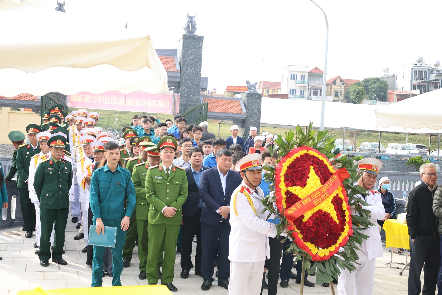 Mê Linh đón nhận và an táng hài cốt liệt sĩ Lê Văn Thành- Ảnh 1.