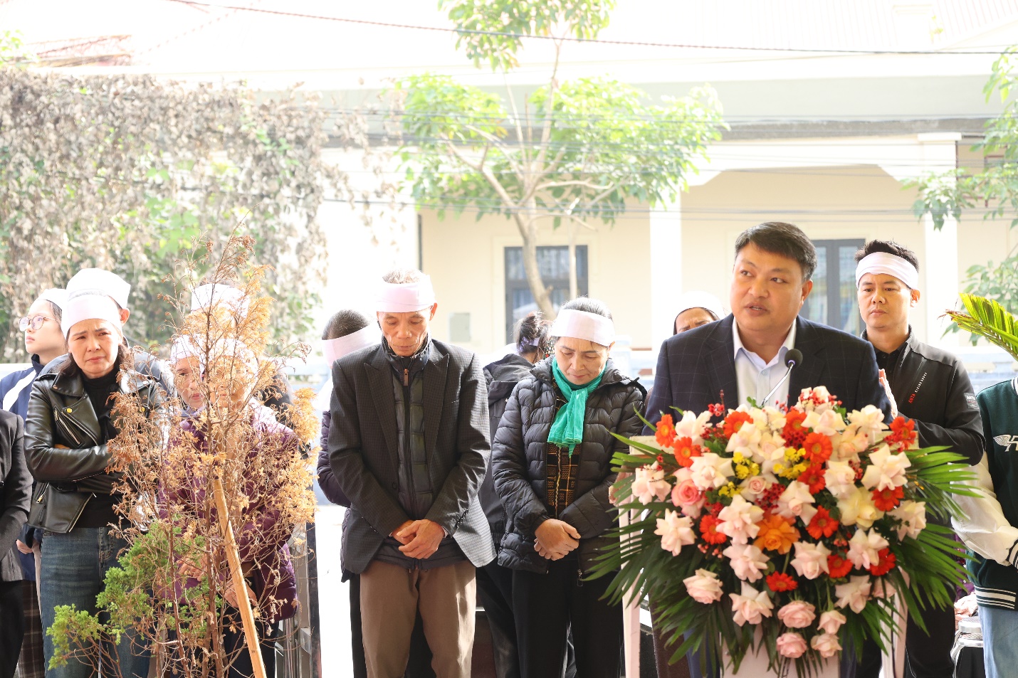 Mê Linh đón nhận và an táng hài cốt liệt sĩ Lê Văn Thành- Ảnh 4.