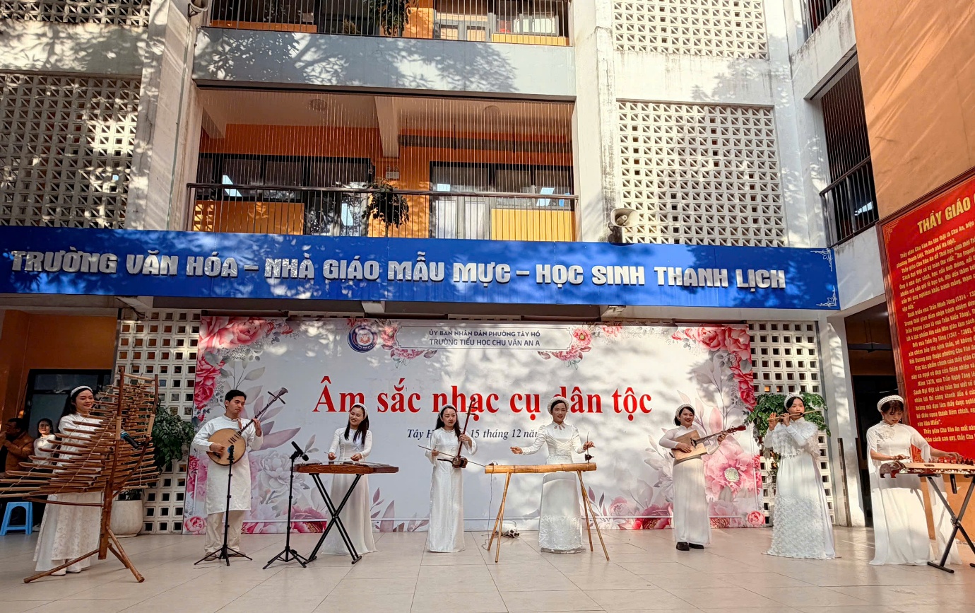 Khám phá âm nhạc truyền thống Việt Nam qua những giai điệu tại Trường Tiểu học Chu Văn An A- Ảnh 2.