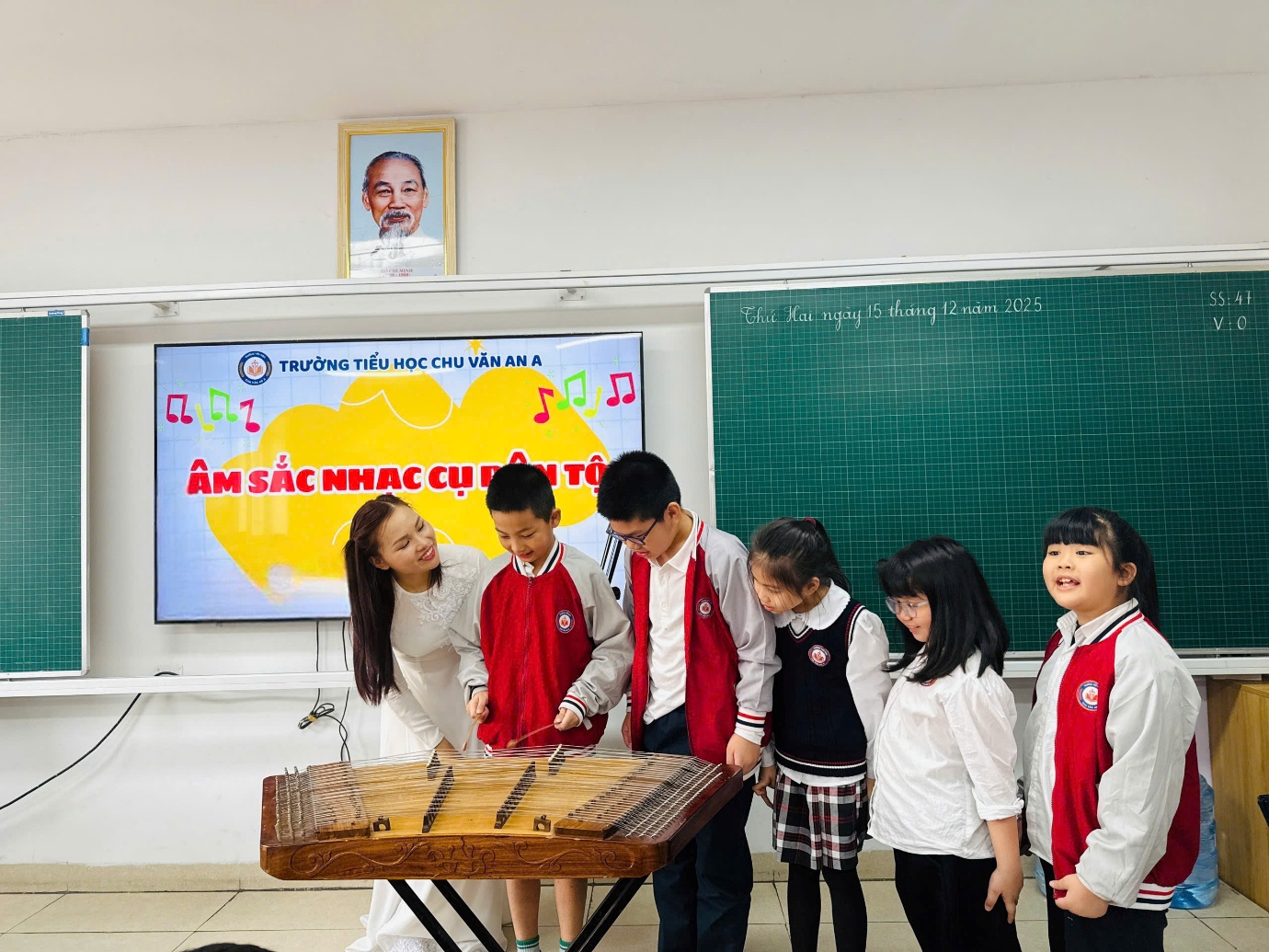 Khám phá âm nhạc truyền thống Việt Nam qua những giai điệu tại Trường Tiểu học Chu Văn An A- Ảnh 7.