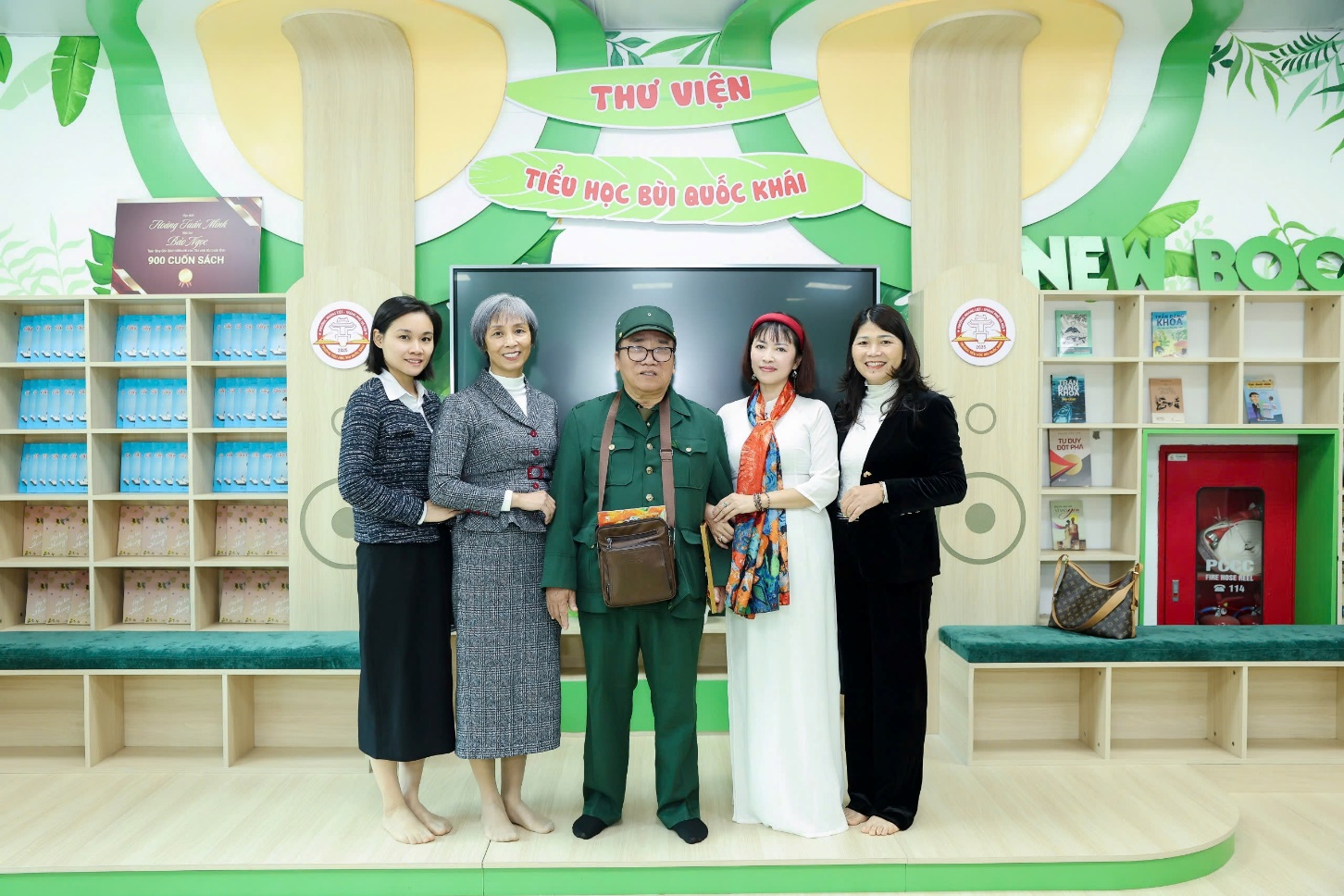 Chương trình "Chuyến xe sách - trạm dừng yêu thương" và giao lưu thư viện giữa các trường Tiểu học Đại Kim, Bùi Quốc Khái, Chu Văn An, Hoàng Liệt, Linh Đàm, Phạm Tu, Đại Từ, Thanh Trì, Lĩnh Nam, Giáp Bát và Tiểu học Định Công- Ảnh 2.