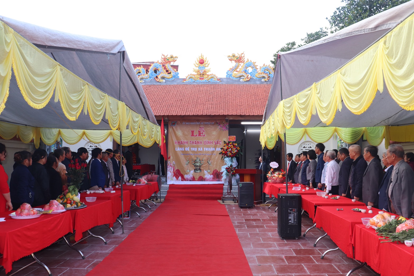 Ảnh có chứa bầu trời, trang phục, đền, đền thờ  Nội dung do AI tạo ra có thể không chính xác.