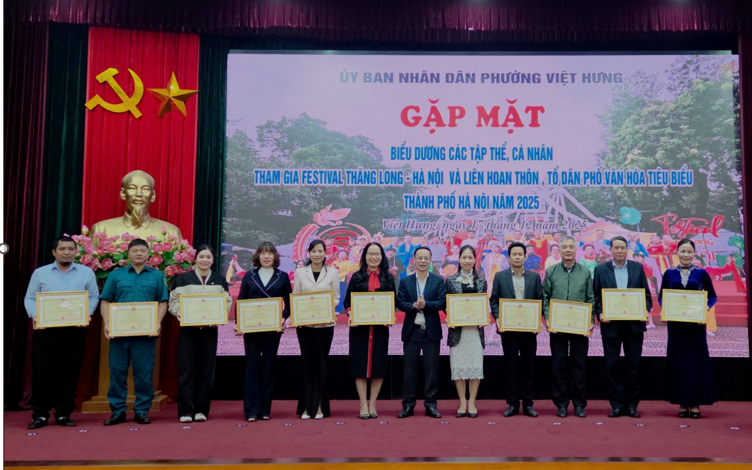 Hội nghị gặp mặt, biểu dương các tập thể, cá nhân tích cực tham gia Chương trình biểu diễn bảo tồn và phát huy nghệ thuật múa cổ truyền Thăng Long - Hà Nội năm 2025