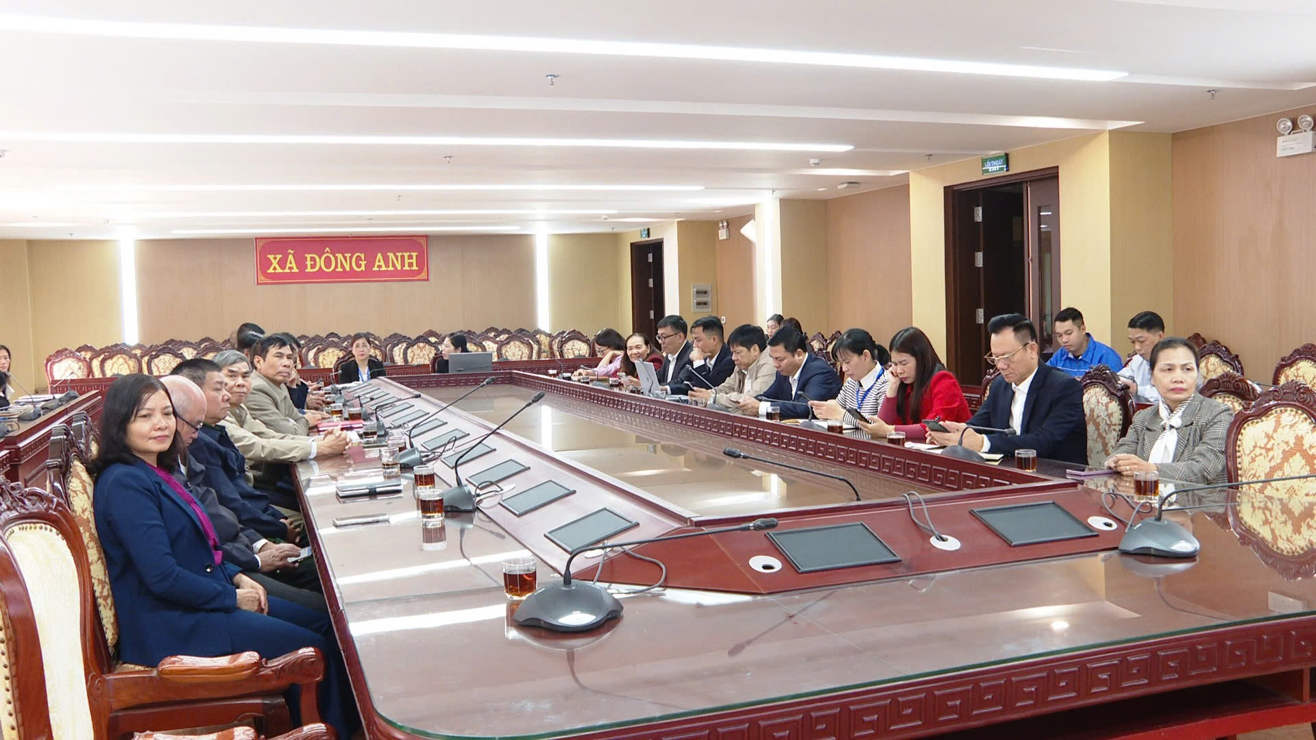 Đoàn ĐBQH TP Hà Nội tiếp xúc cử tri sau Kỳ họp thứ 10, Quốc hội khóa XV- Ảnh 4.