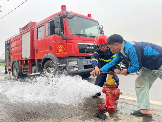 Khảo sát, đánh giá hiện trạng các trụ nước phục vụ công tác chữa cháy tại phường Long Biên.- Ảnh 2.