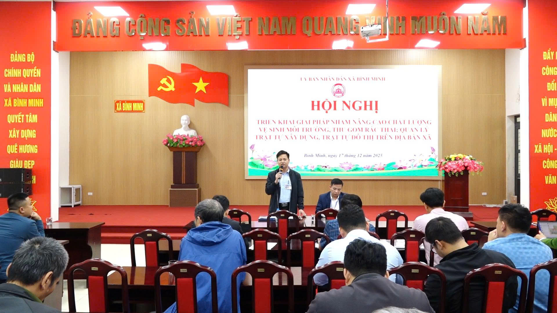 XÃ BÌNH MINH TRIỂN KHAI CÁC GIẢI PHÁP NÂNG CAO CHẤT LƯỢNG VỆ SINH MÔI TRƯỜNG VÀ QUẢN LÝ TRẬT TỰ XÂY DỰNG TRÊN ĐỊA BÀN