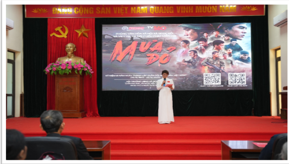 UBND xã Ngọc Hồi tổ chức Chương trình công chiếu phim  ‘Mưa Đỏ’  phục vụ nhân dân trên địa bàn xã Ngọc Hồi.- Ảnh 1.