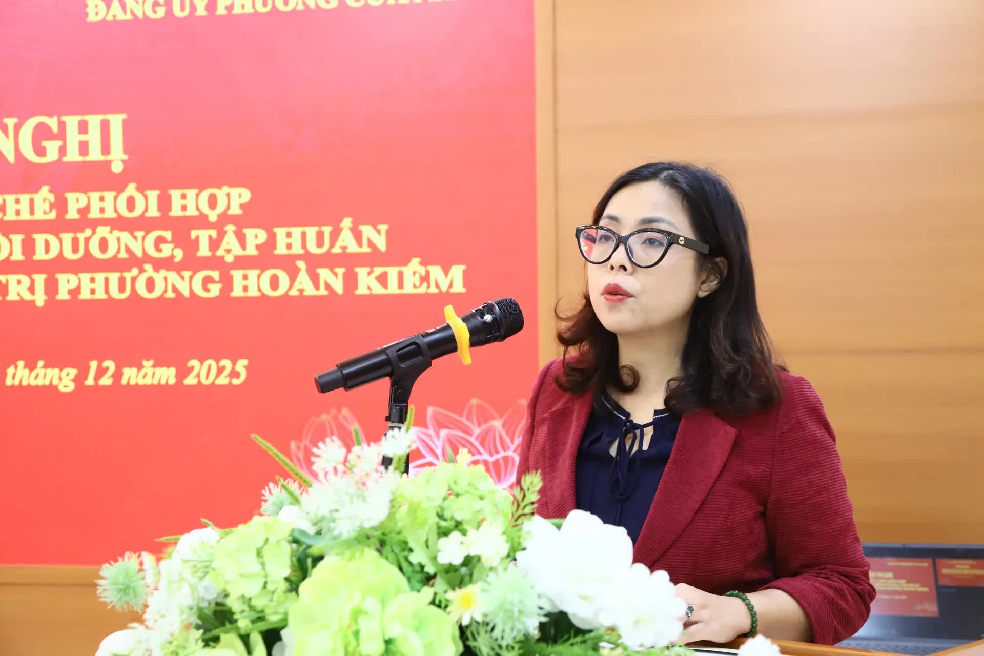 Phường Hoàn Kiếm và phường Cửa Nam ký kết Quy chế phối hợp công tác bồi dưỡng, tập huấn tại Trung tâm Chính trị- Ảnh 1.