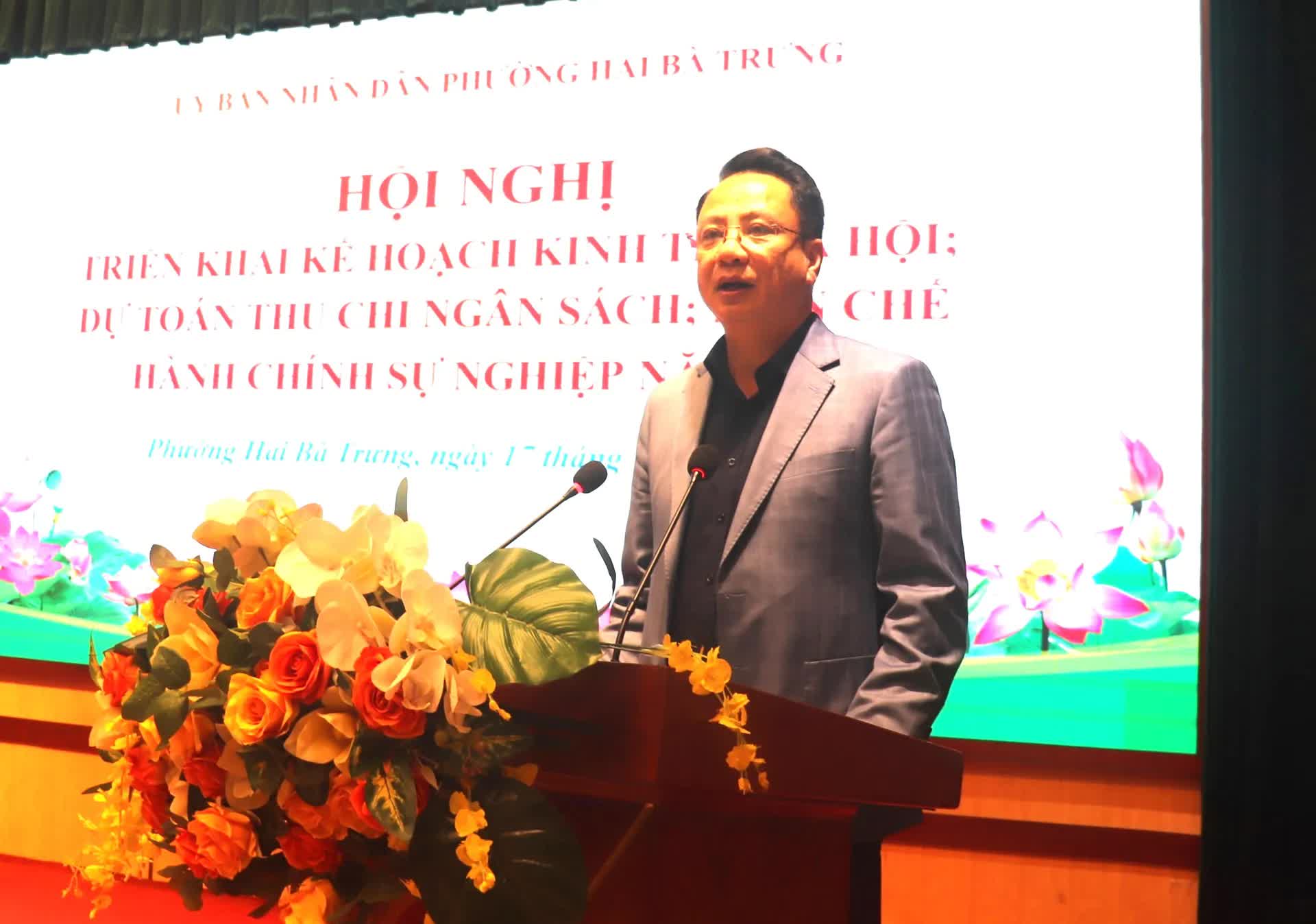 Phường Hai Bà Trưng giao chỉ tiêu KT-XH năm 2026: phát huy sáng tạo của từng công chức, tạo chuyển biến rõ nét tại từng đơn vị- Ảnh 5.