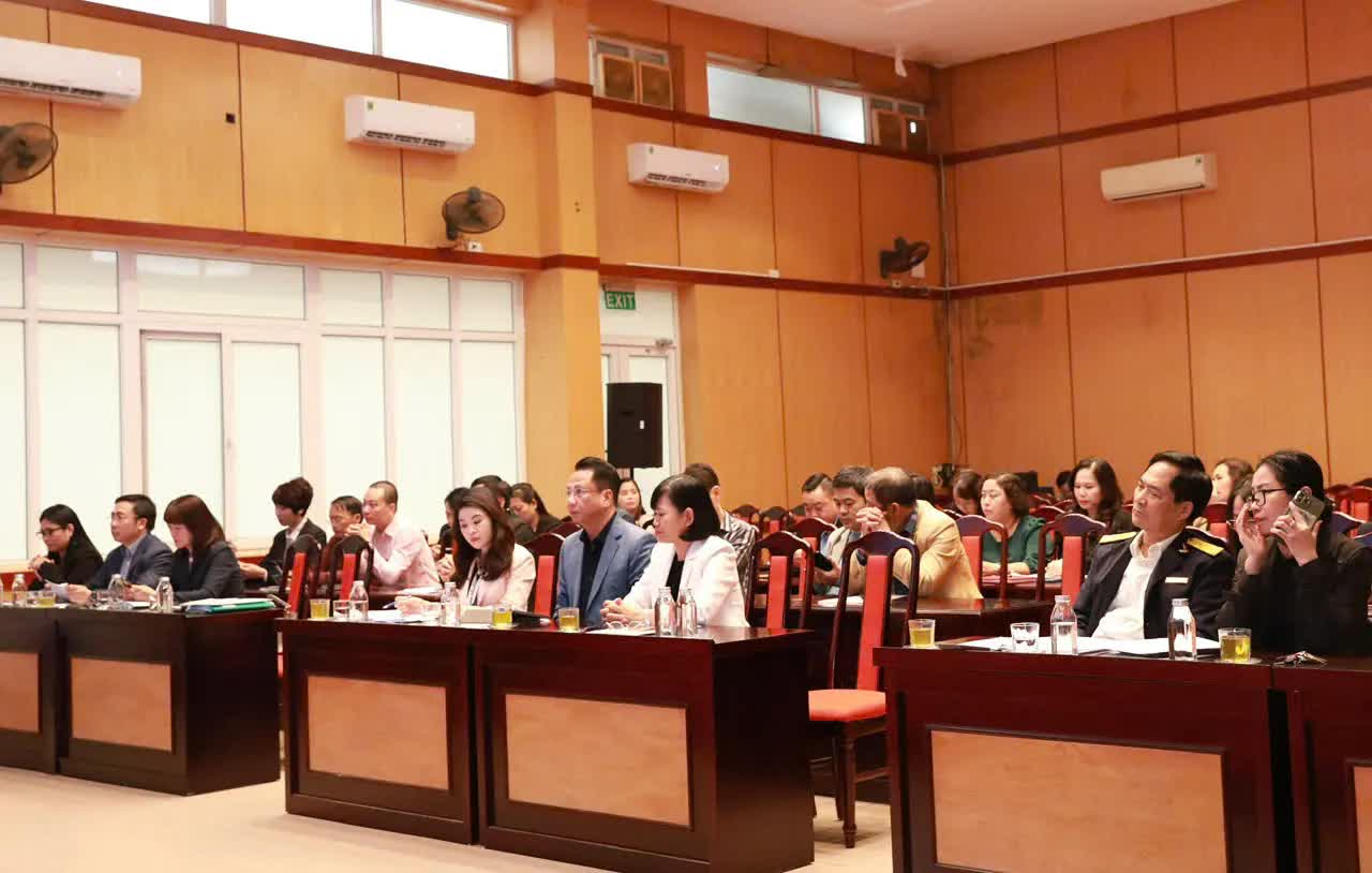 Phường Hai Bà Trưng giao chỉ tiêu KT-XH năm 2026: phát huy sáng tạo của từng công chức, tạo chuyển biến rõ nét tại từng đơn vị- Ảnh 1.