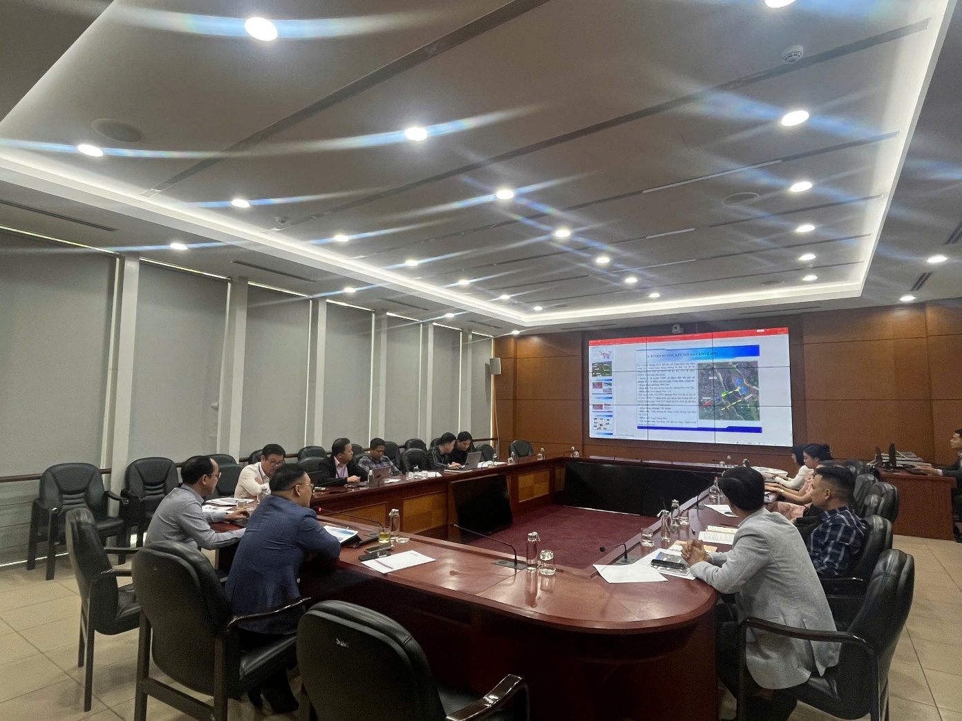 UBND phường Việt Hưng làm việc với Nhà đầu tư dự án Cảng thuỷ nội địa Giang Biên- Ảnh 1.