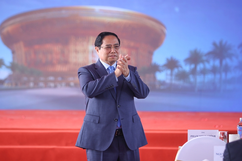 Thủ tướng: Triển khai các dự án trọng điểm quốc gia "thần tốc, táo bạo, sáng tạo, bứt phá, an toàn, chất lượng"- Ảnh 2.