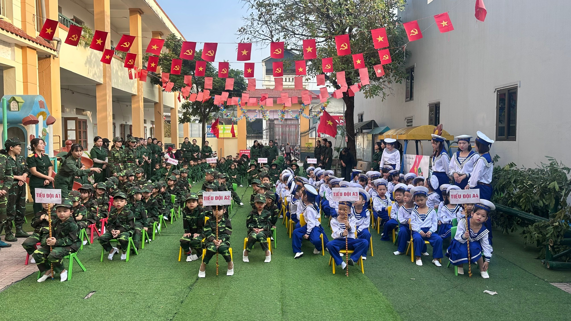 Trường Mầm non Xuy Xá tổ chức Chương trình trải nghiệm “Chiến sĩ tí hon” - Hoạt động ý nghĩa giáo dục truyền thống yêu nước cho trẻ mầm non- Ảnh 1.