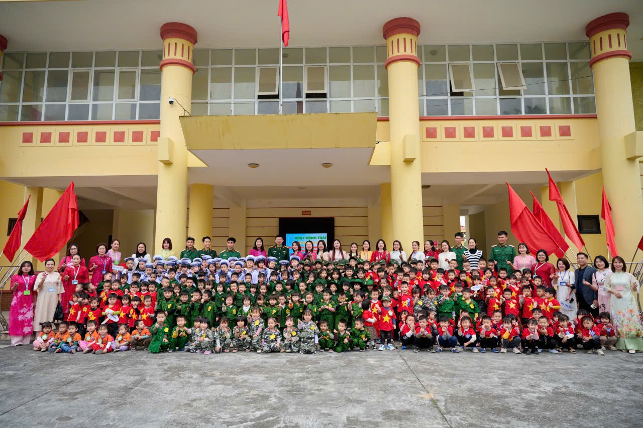 Trường Mầm non Hợp Tiến A với chương trình “Chú bộ đội trong mắt em” những ngày trải nghiệm đẹp của tuổi thơ- Ảnh 1.