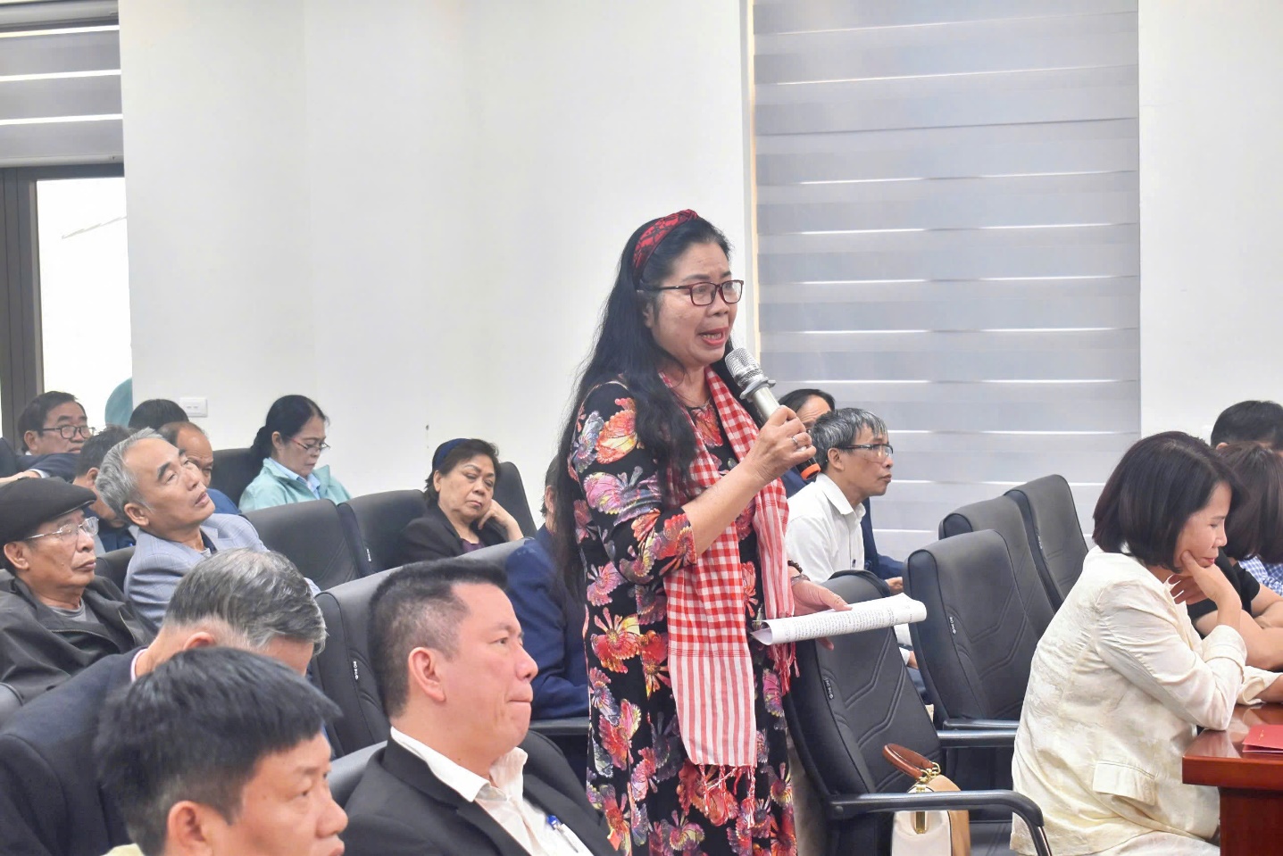 Đại biểu Hội đồng nhân dân Thành phố tiếp xúc cử tri sau kỳ họp thứ 28- Ảnh 4.