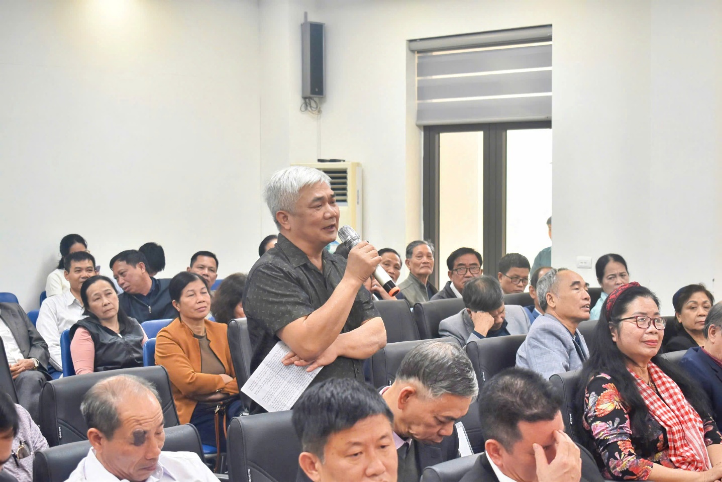 Đại biểu Hội đồng nhân dân Thành phố tiếp xúc cử tri sau kỳ họp thứ 28- Ảnh 5.