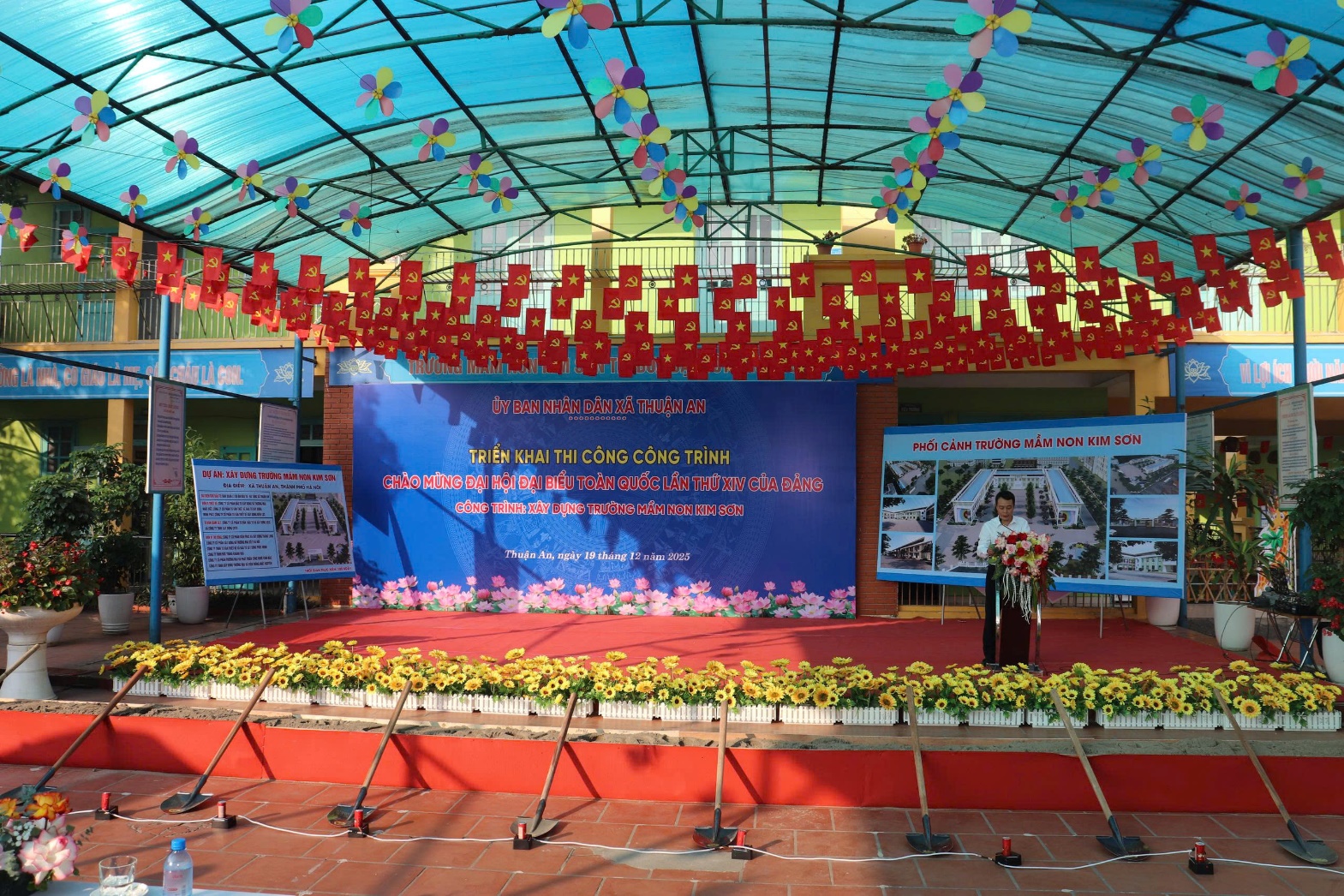 Ảnh có chứa trần nhà, người, rộng lớn, trong nhà  Nội dung do AI tạo ra có thể không chính xác.