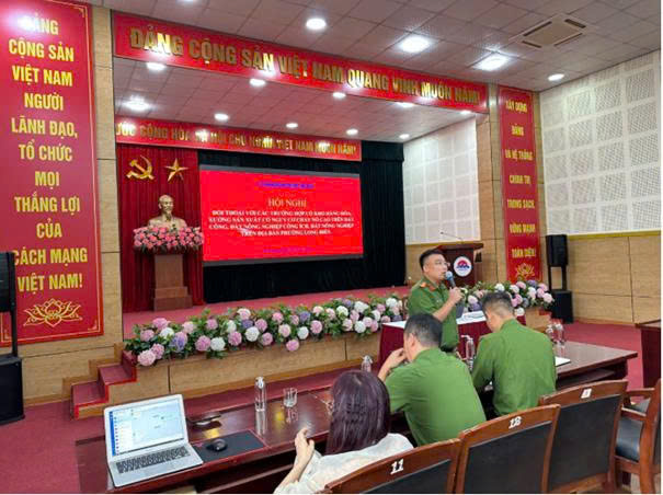 UBND phường Long Biên tăng cường kiểm tra liên ngành đối với các công trình kho, xưởng trên đất công, đất nông nghiệp công ích, đất nông nghiệp trên địa bàn phường Long Biên- Ảnh 2.