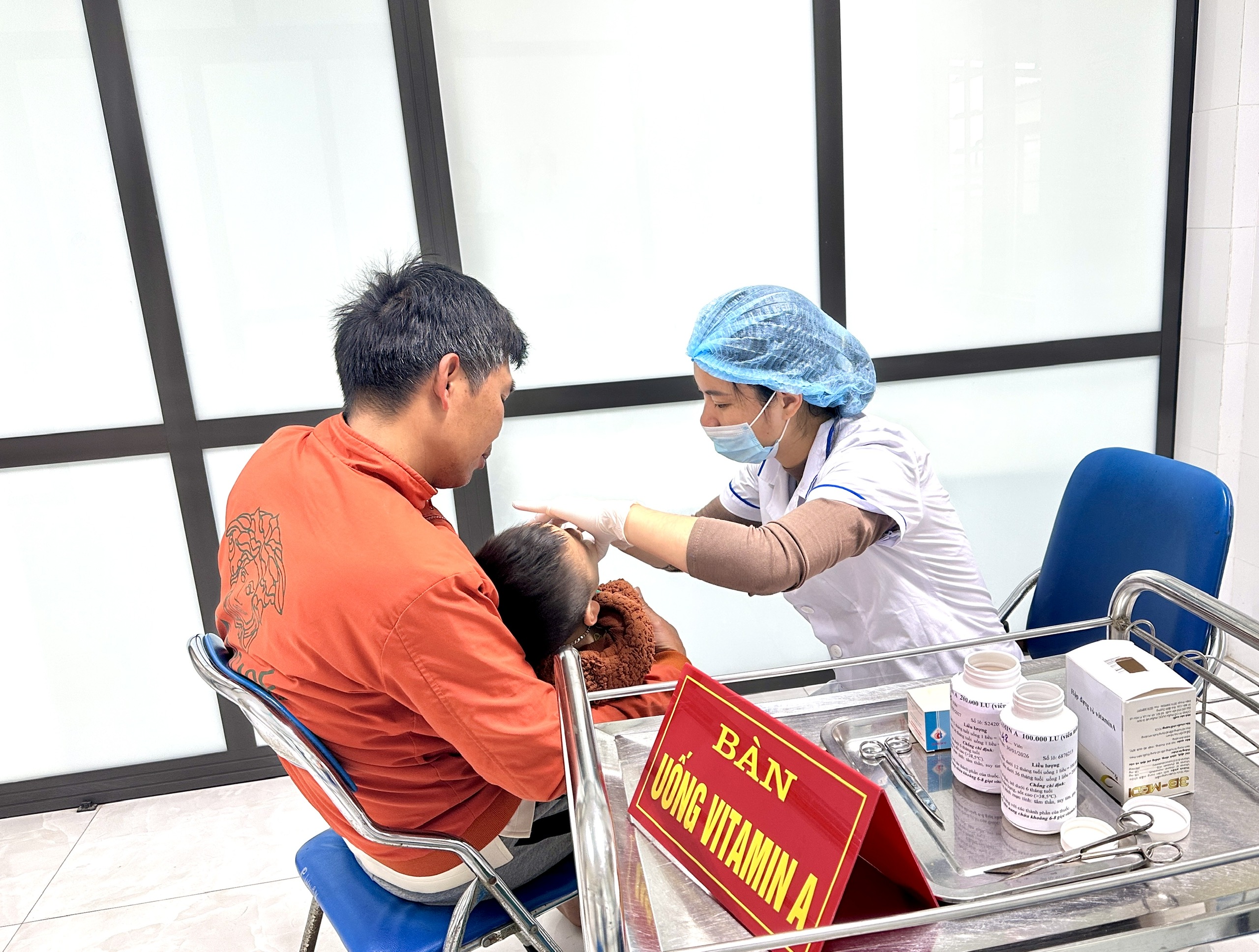 Xã Thư Lâm tổ chức chiến dịch cho trẻ uống bổ sung Vitamin A đợt 2 năm 2025  trên địa bàn xã