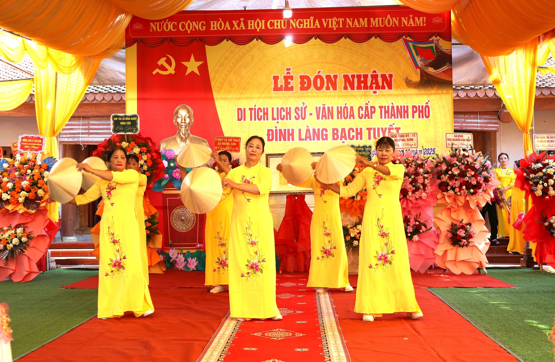 Đền Bạch Tuyết xã Hương Sơn đón bằng xếp hạng di tích cấp thành phố- Ảnh 4.