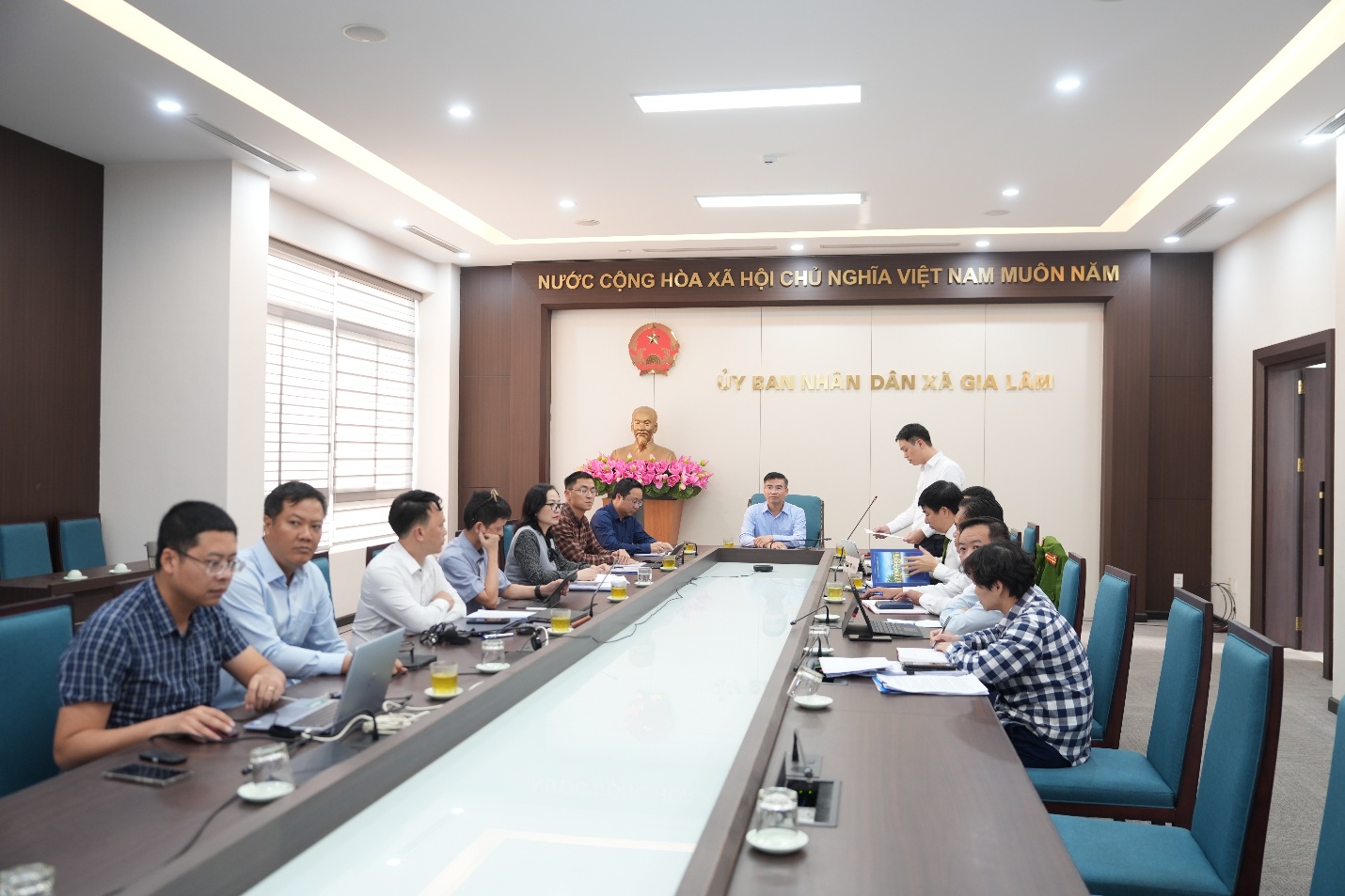 UBND xã Gia Lâm tổ chức hội nghị giao ban công tác tháng 12 với trưởng thôn, tổ trưởng tổ dân phố- Ảnh 1.