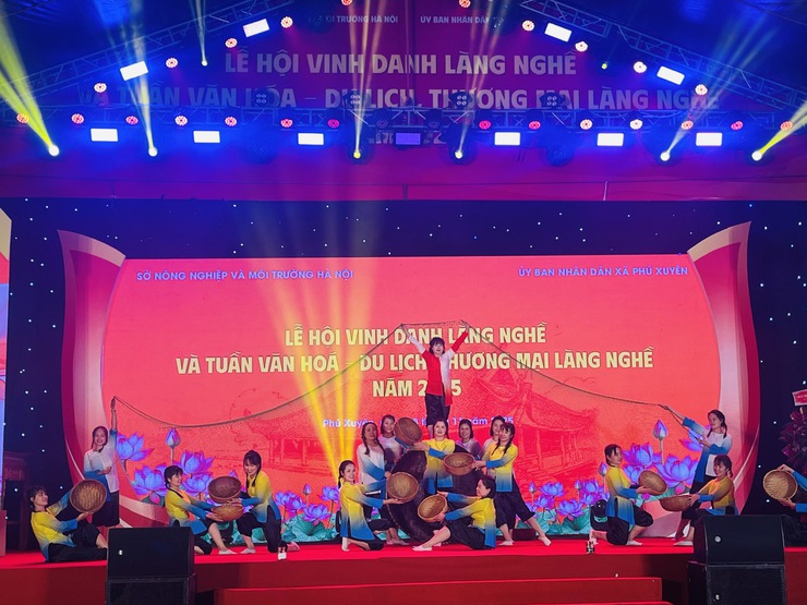 Dấu ấn lan tỏa từ Lễ hội vinh danh làng nghề Phú Xuyên 2025- Ảnh 15.