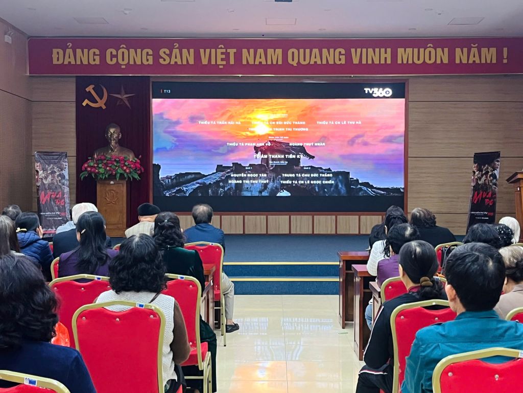 Phường Phương Liệt chiếu miễn phí phim “Mưa đỏ” phục vụ nhân dân- Ảnh 4.