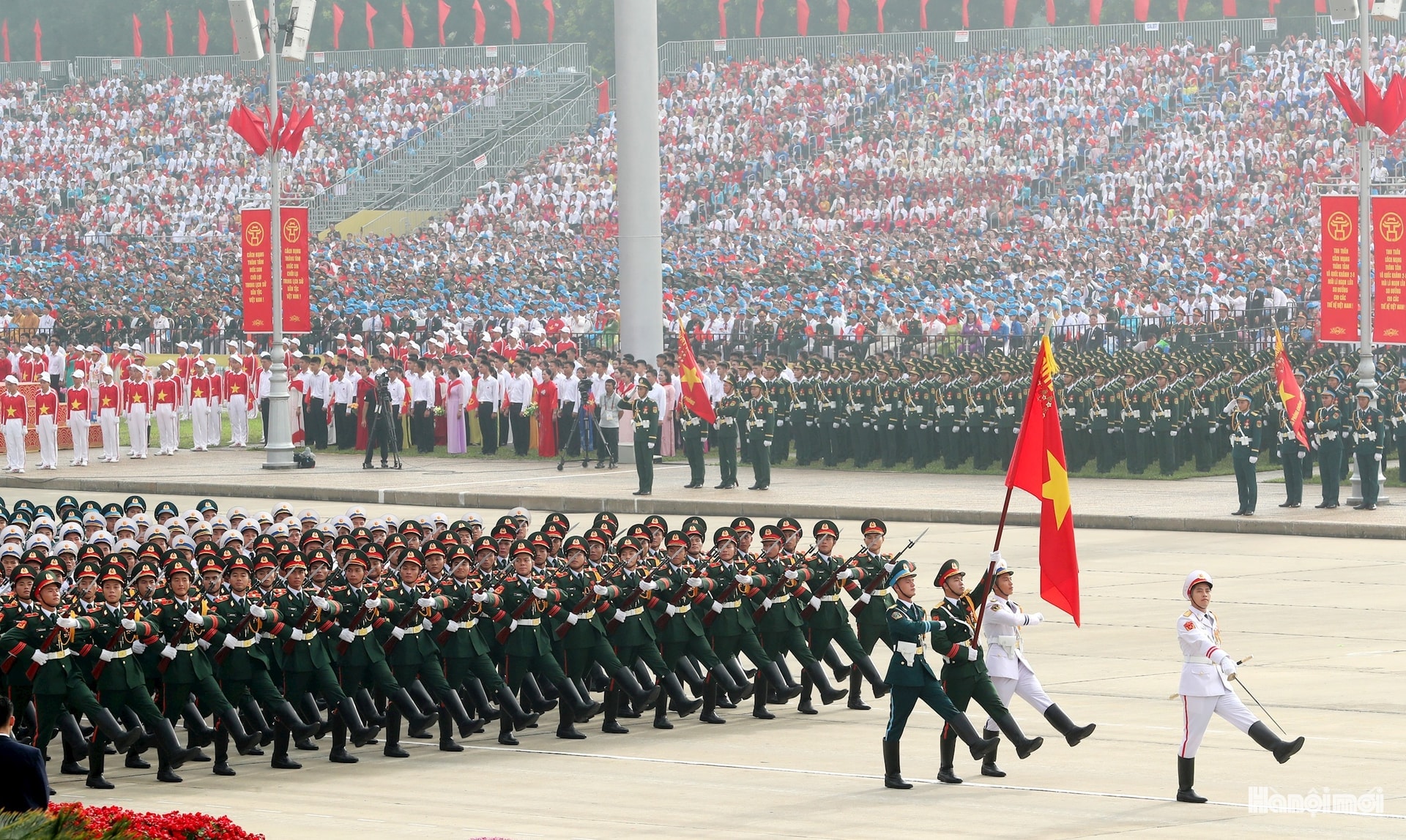 Quân đội nhân dân vững bước dưới cờ Đảng quang vinh- Ảnh 3.