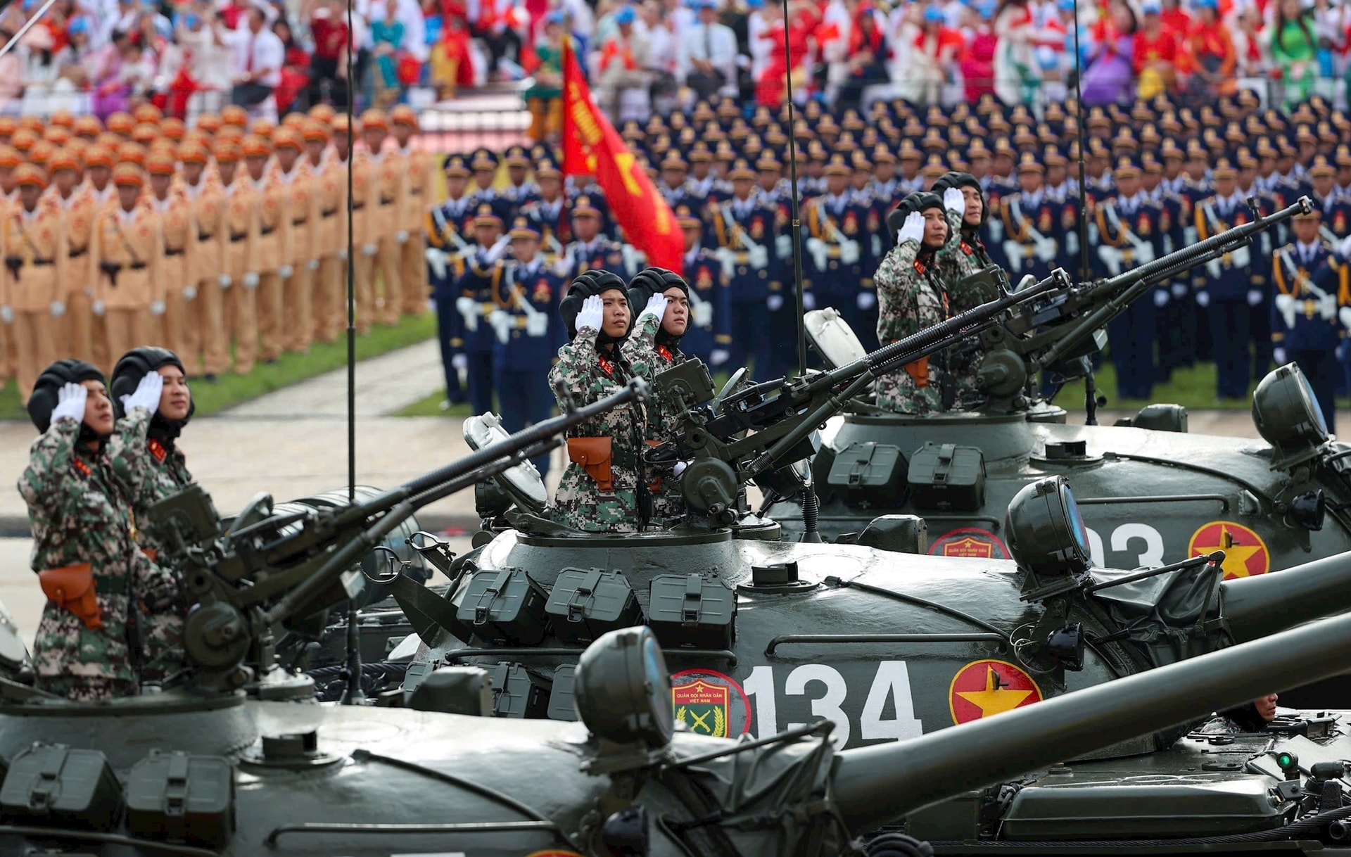 Quân đội nhân dân vững bước dưới cờ Đảng quang vinh- Ảnh 7.