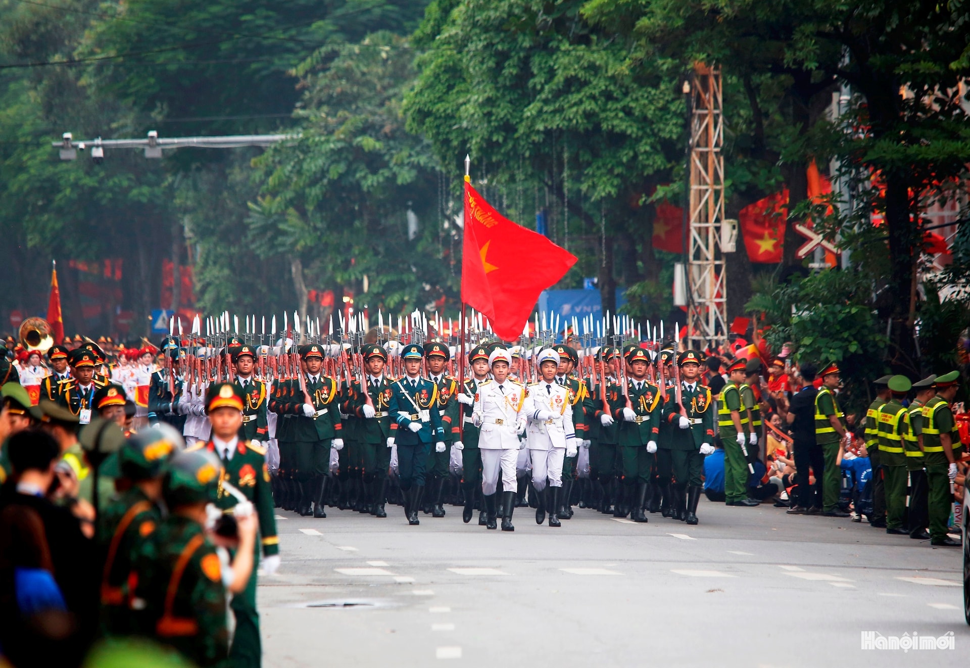 Quân đội nhân dân vững bước dưới cờ Đảng quang vinh- Ảnh 6.