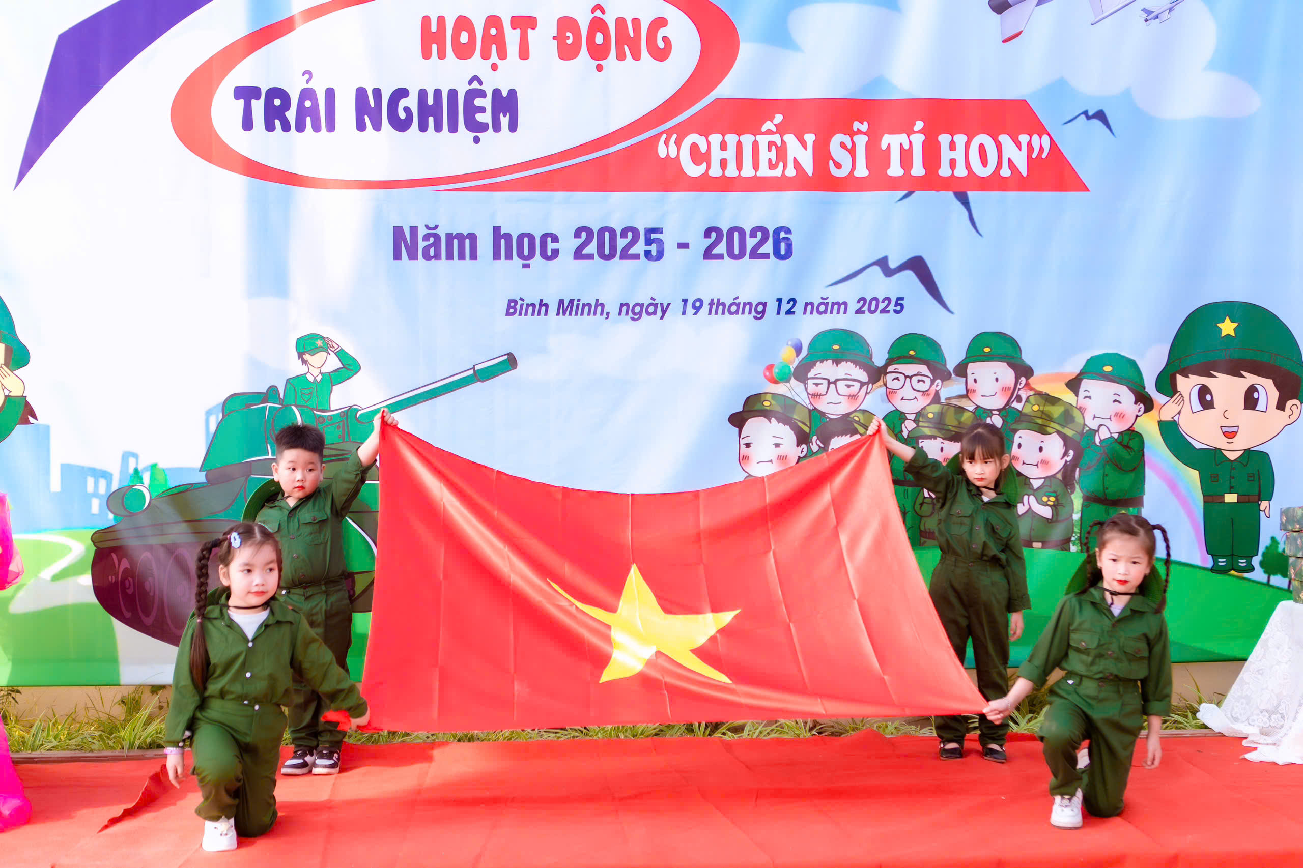 Trường Mầm non Bích Hòa tổ chức hoạt động trải nghiệm “Chiến sĩ tý hon”