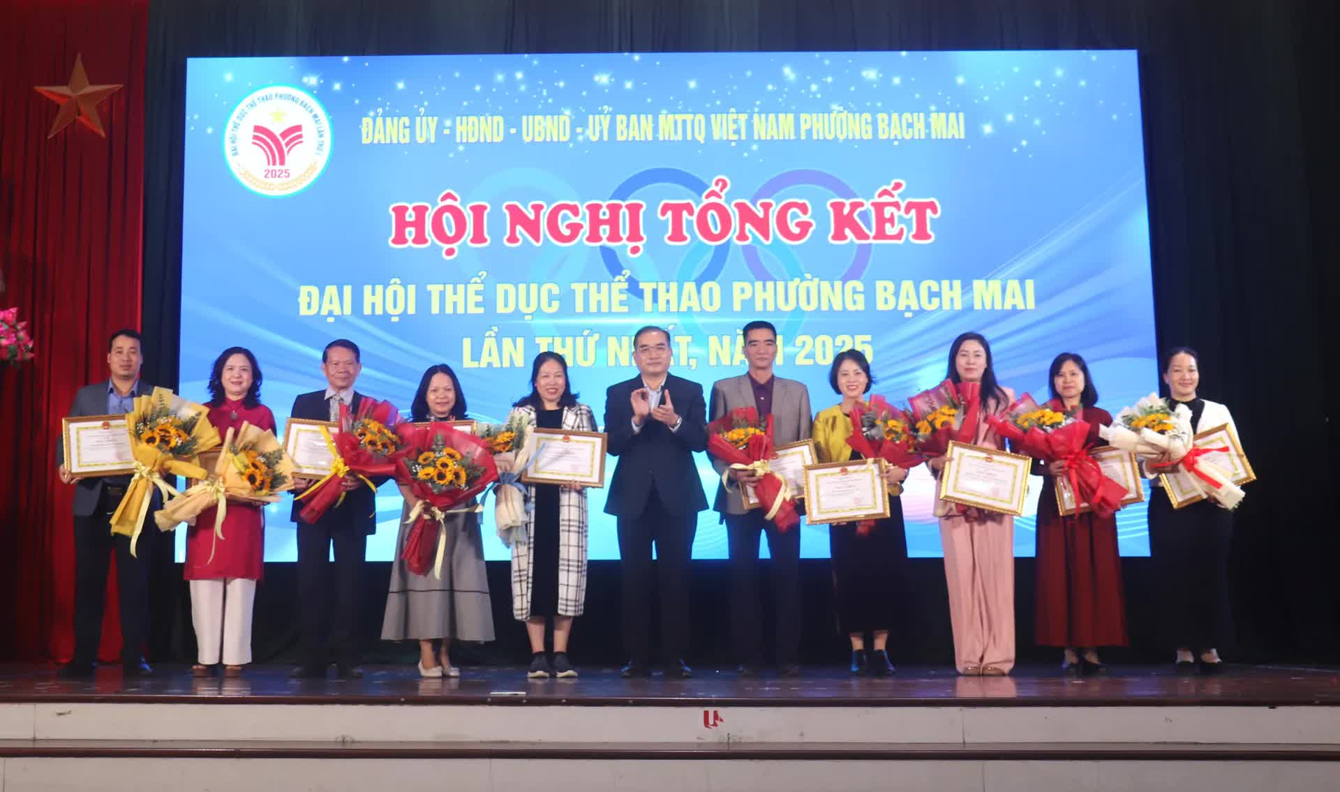 Các đội tuyển phường Bạch Mai thi đấu tại Đại hội Thể dục Thể thao Thủ đô đã giành được  81 huy chương- Ảnh 6.