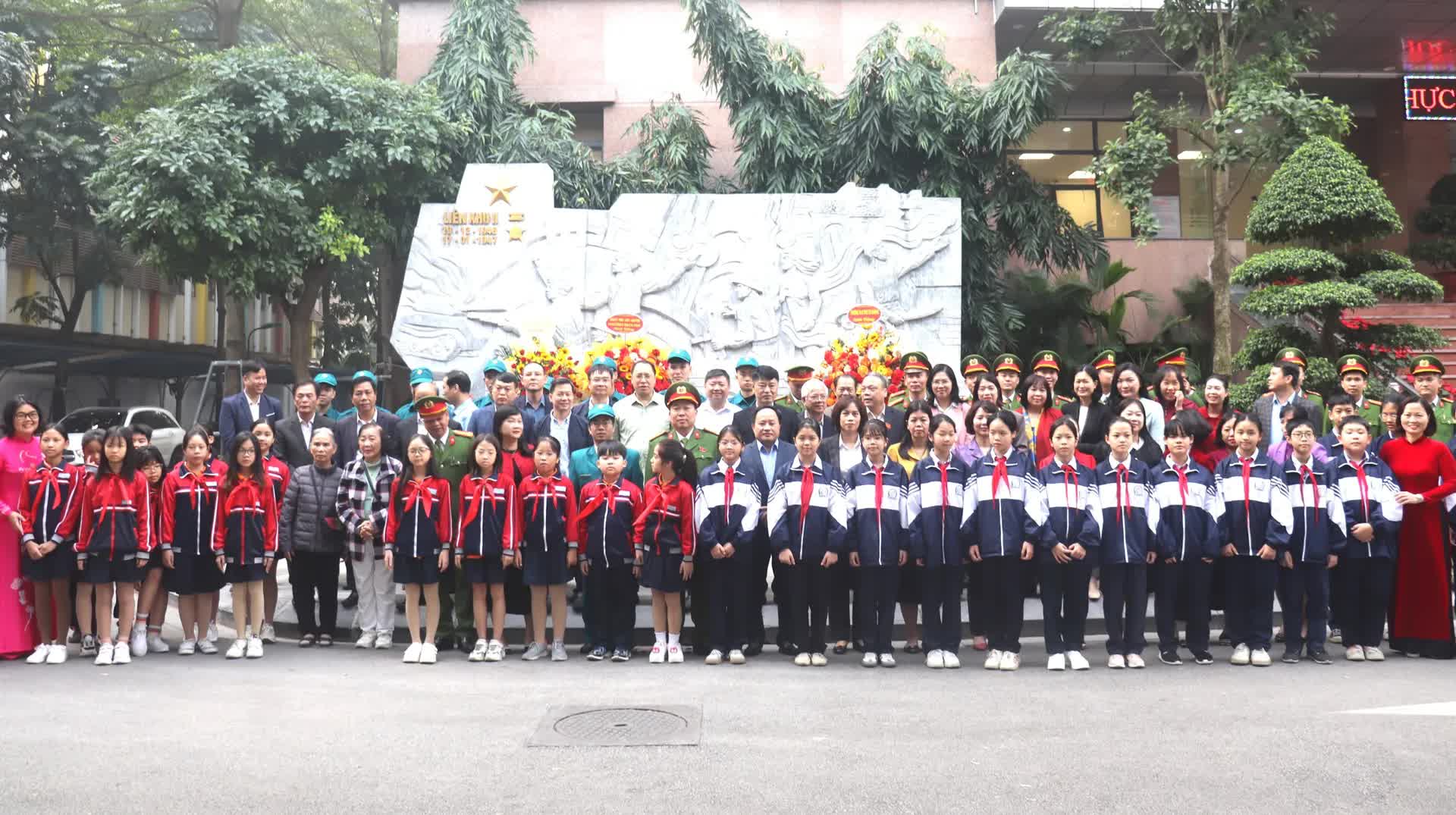 Phường Bạch Mai: dâng hoa ôn lại truyền thống hào hùng của quân, dân Liên khu II những ngày Toàn quốc kháng chiến- Ảnh 4.