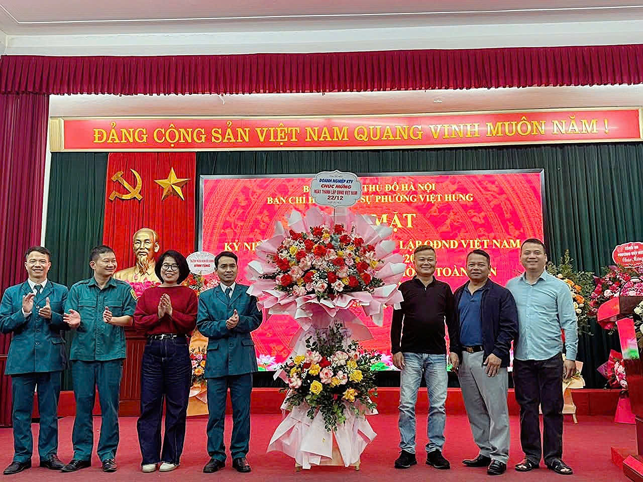 Gặp mặt chúc mừng 81 năm ngày thành lập Quân đội Nhân dân Việt Nam (22/12/1944 - 22/12/2025)- Ảnh 3.