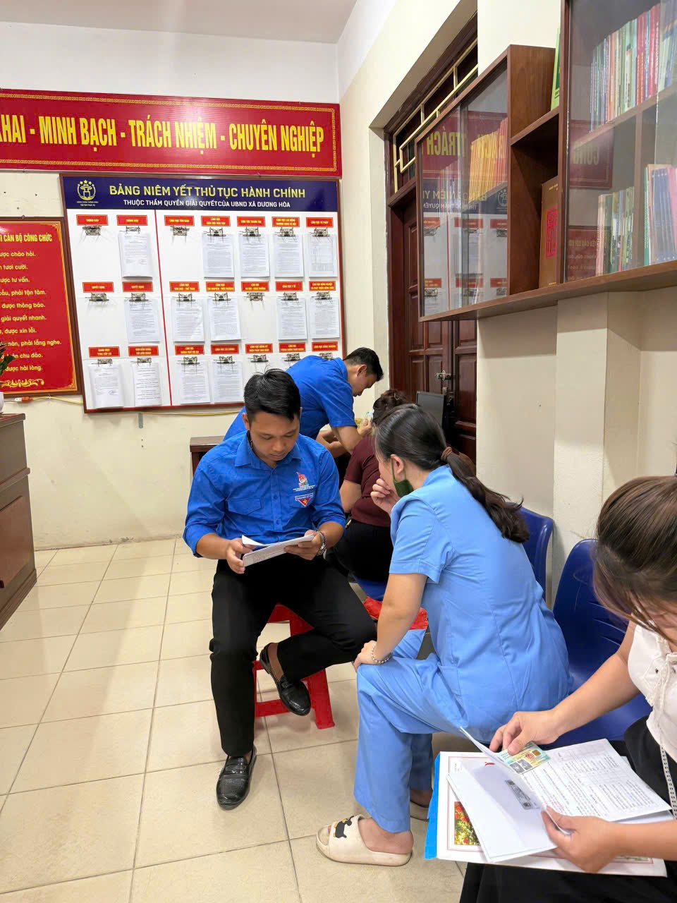 Sắc xanh thanh niên trong ngày đầu ra quân Chiến dịch “Thanh niên đồng hành cùng hành chính công”- Ảnh 3.