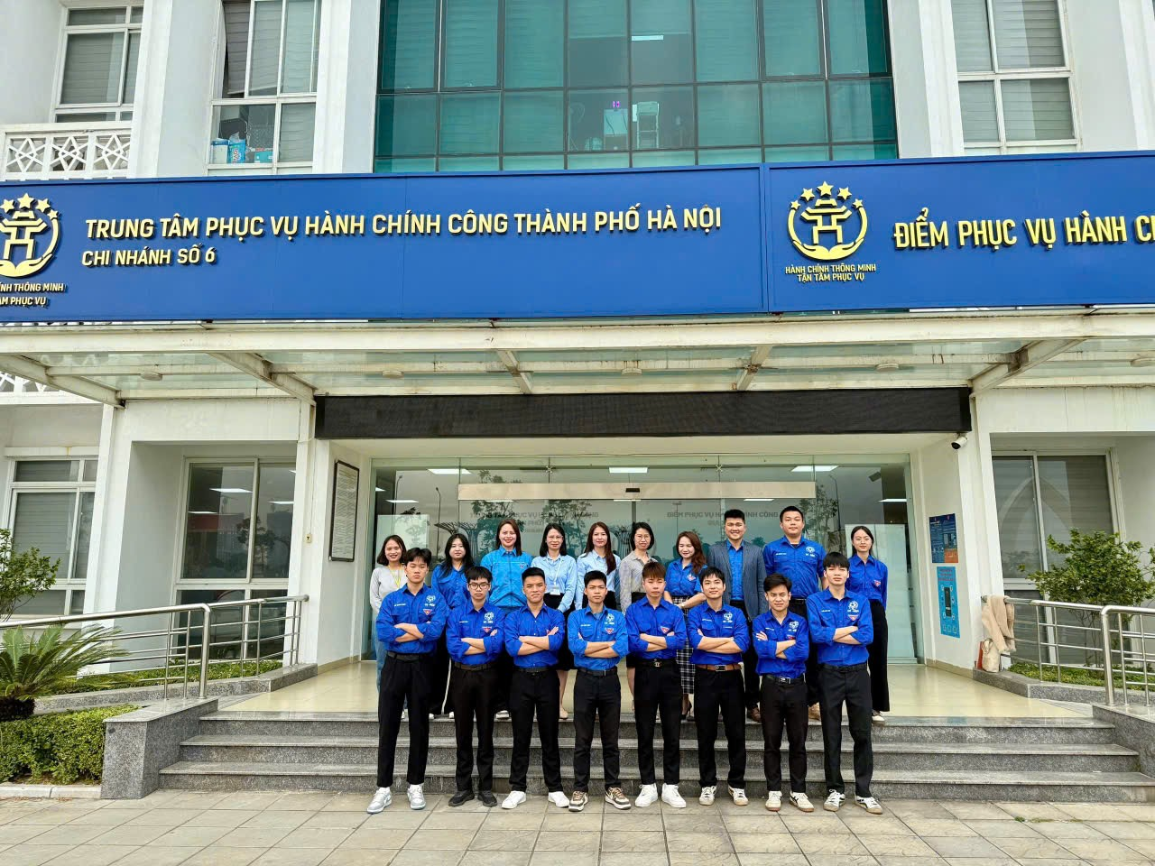 Sắc xanh thanh niên trong ngày đầu ra quân Chiến dịch “Thanh niên đồng hành cùng hành chính công”- Ảnh 4.