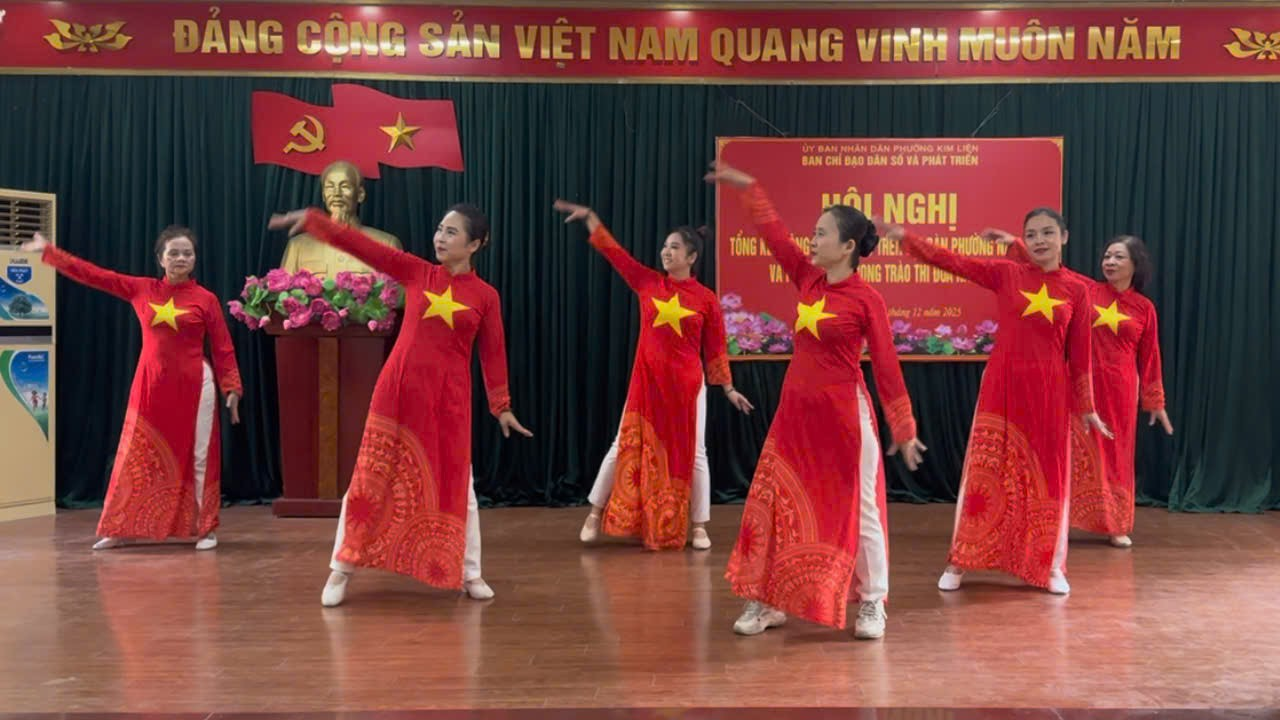 A group of women dancing on a stage  AI-generated content may be incorrect.