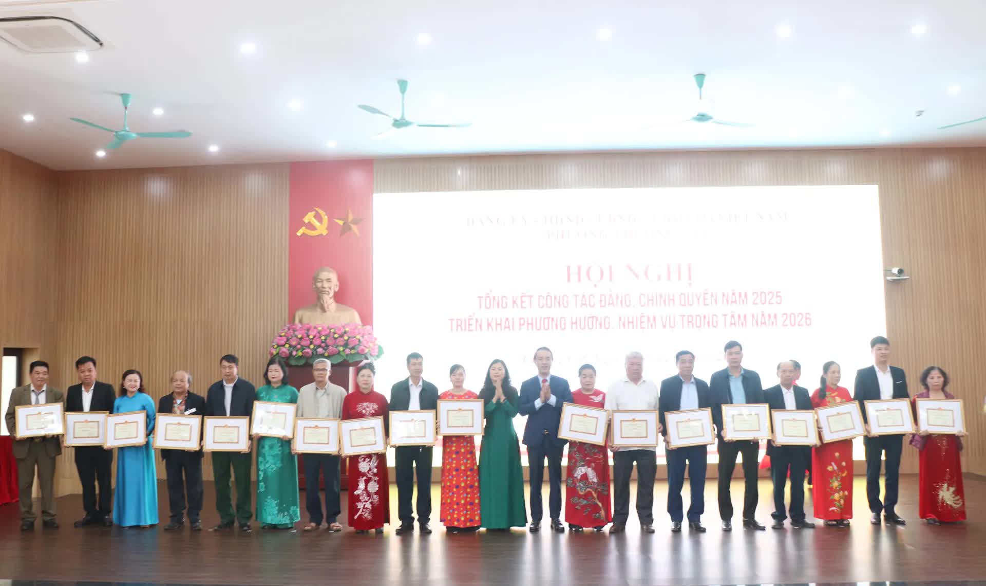 Phường Thượng Cát hoàn thành 13/13 chỉ tiêu xây dựng Đảng, phát triển kinh tế - xã hội- Ảnh 3.