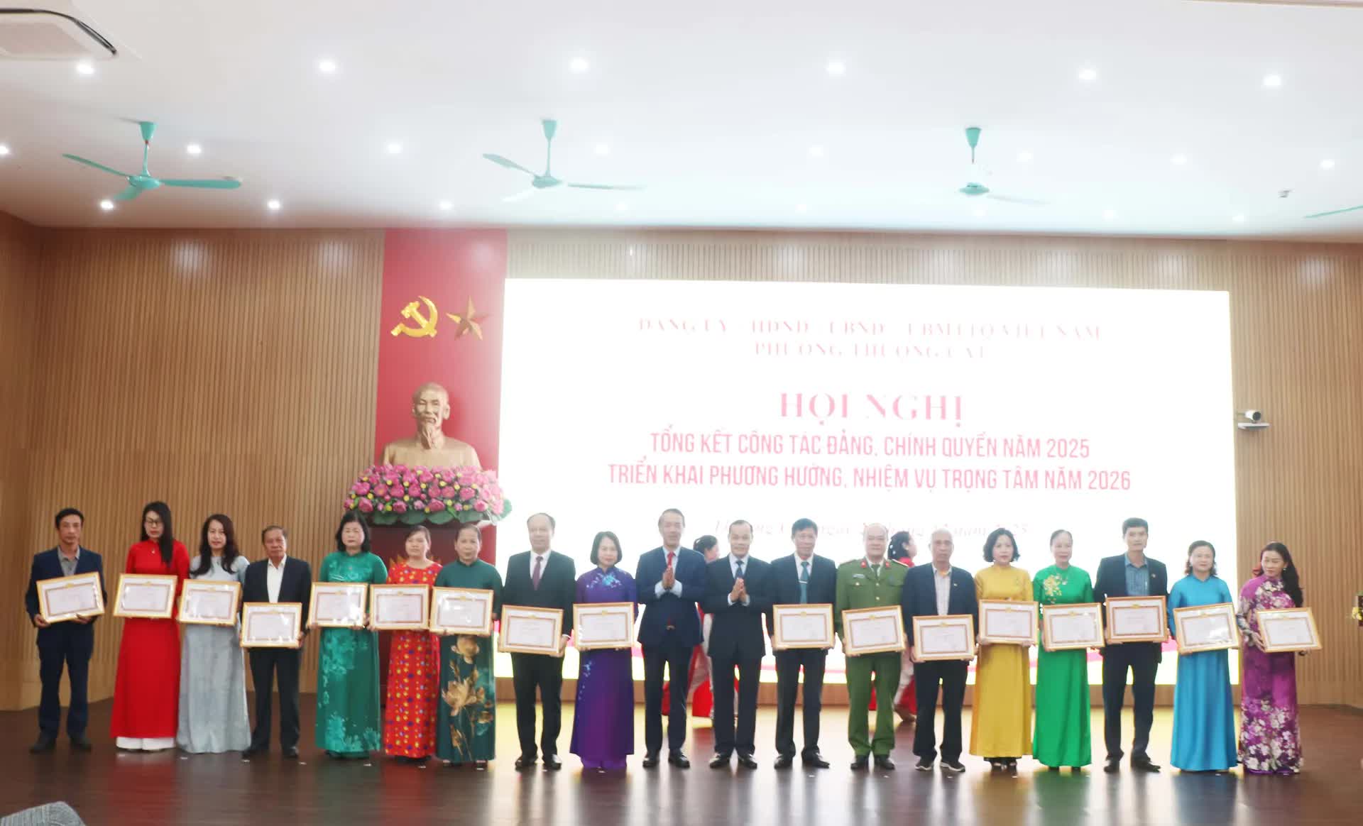 Phường Thượng Cát hoàn thành 13/13 chỉ tiêu xây dựng Đảng, phát triển kinh tế - xã hội- Ảnh 2.