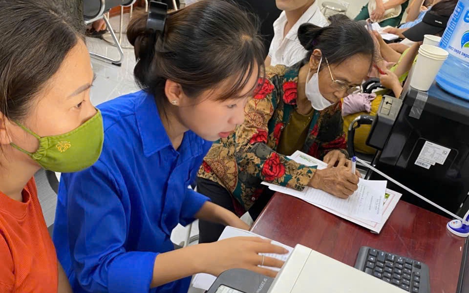 Sắc xanh thanh niên trong ngày đầu ra quân Chiến dịch “Thanh niên đồng hành cùng hành chính công”