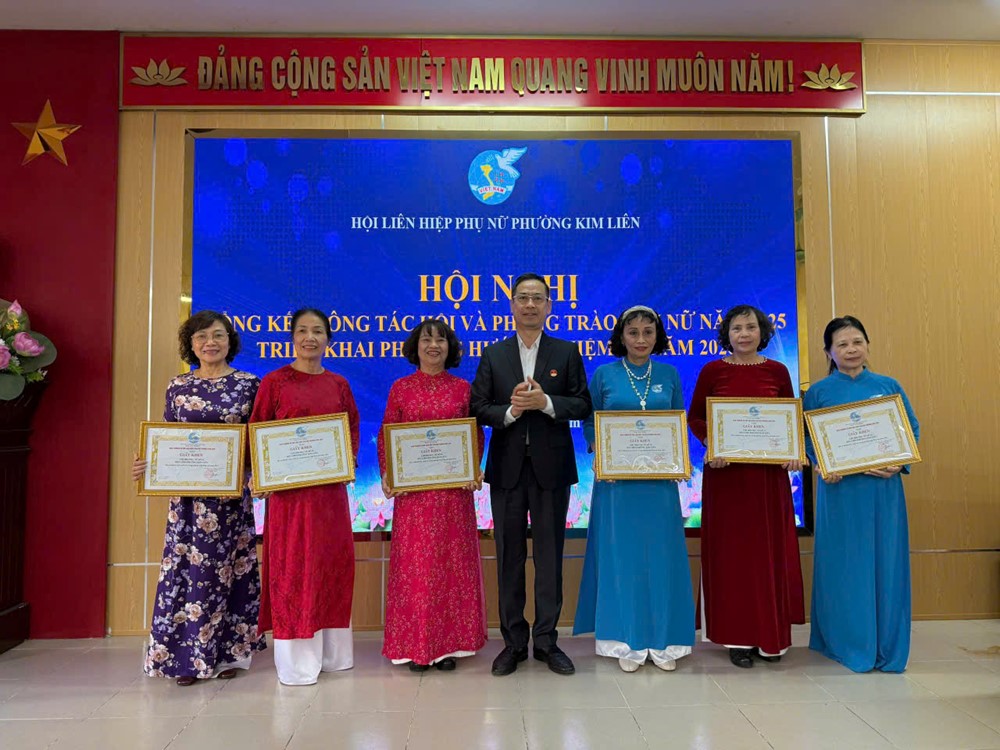 Hội LHPN phường Kim Liên hoàn thành xuất sắc nhiệm vụ năm 2025, quyết tâm thực hiện thắng lợi mục tiêu chuyển đổi số trong giai đoạn tới- Ảnh 5.
