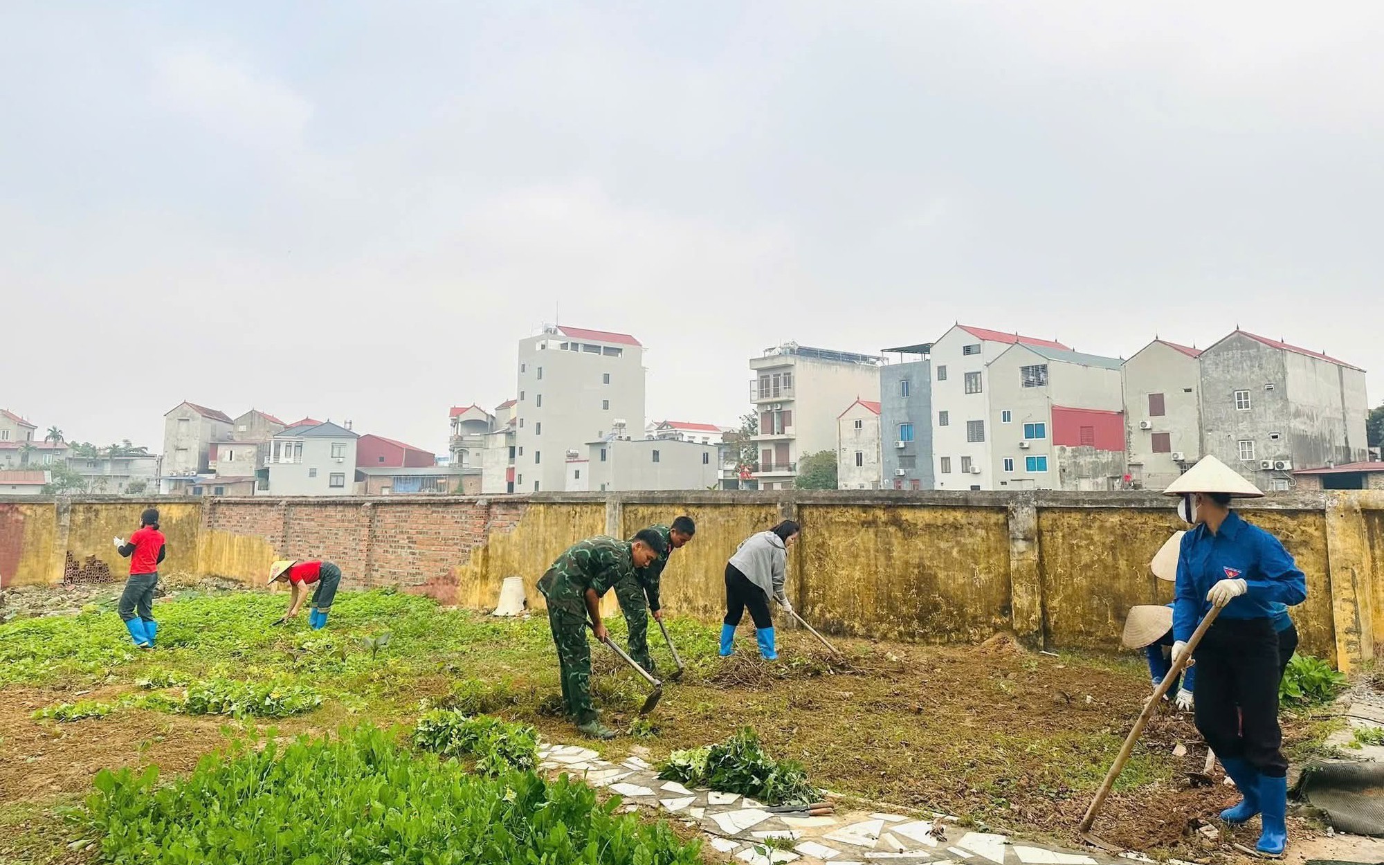TUỔI TRẺ XÃ ĐA PHÚC PHỐI HỢP VỚI TRUNG ĐOÀN 141 TỔ CHỨC CÁC HOẠT ĐỘNG NHÂN KỶ NIỆM 81 NĂM NGÀY THÀNH LẬP QĐND VIỆT NAM