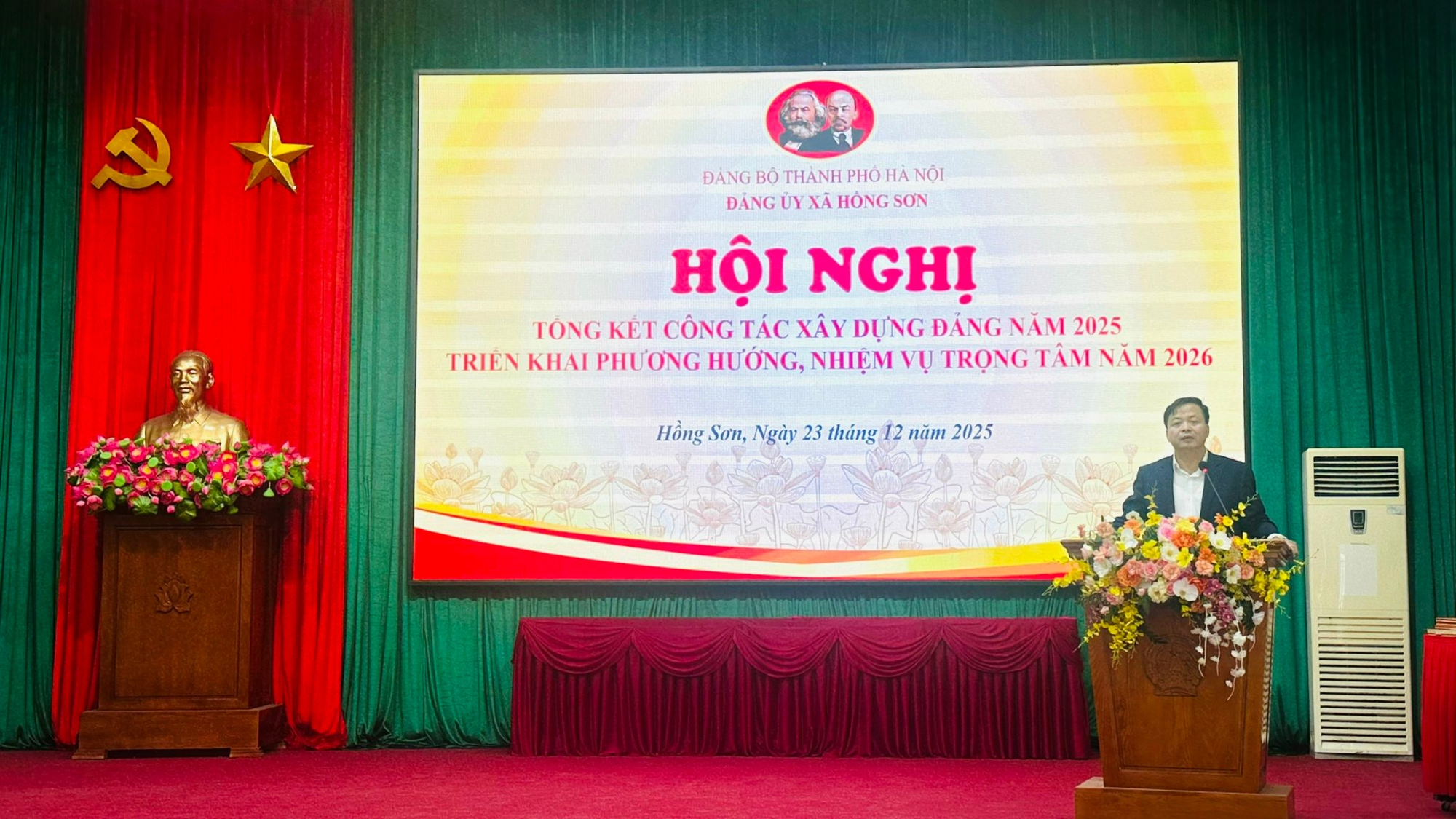 Hồng Sơn khen thưởng cho nhiều tập thể và cá nhân trong công tác xây dựng đảng và thực hiện chuyên đề năm 2025- Ảnh 3.