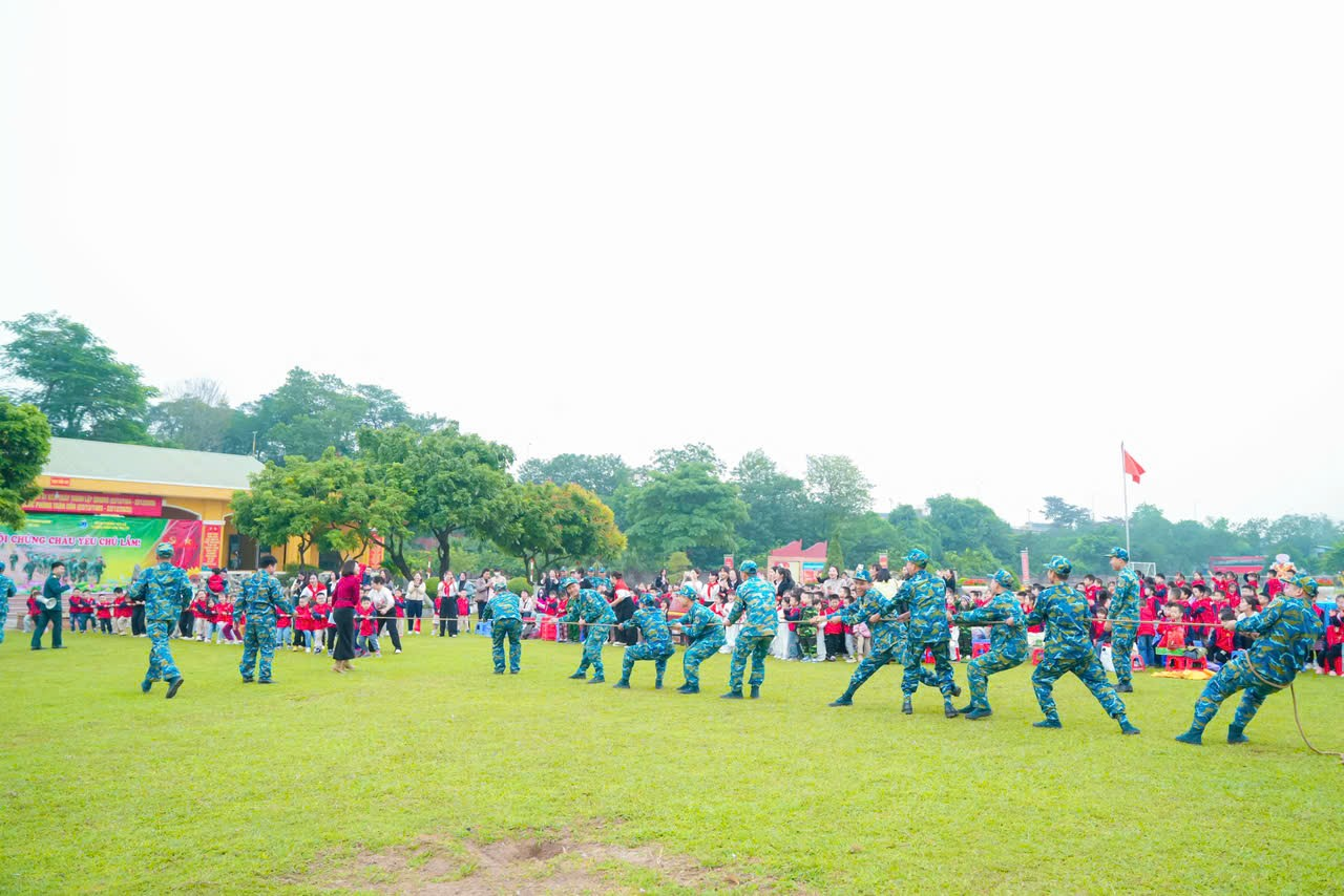 Trường mầm non Yên Sở tổ chức chuối sự kiện chào mừng 81 năm ngày thành lập Quân đội nhân dân Việt Nam (22/12/1944 - 22/12/2025)- Ảnh 1.