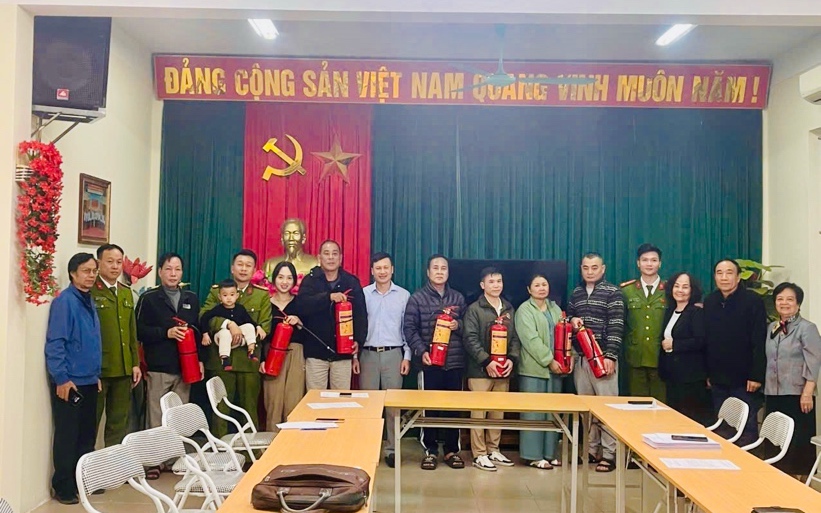 Công an phường Việt Hưng tăng cường phối hợp tuyên truyền, diễn tập PCCC&CNCH trên địa bàn